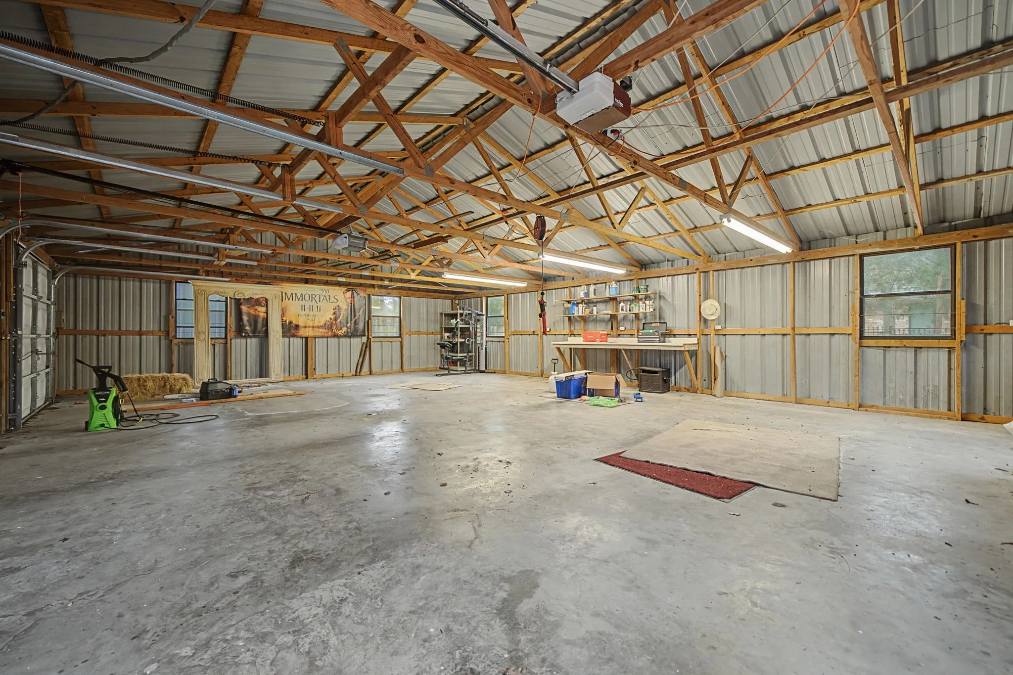 Single Family Residence For Sale in Hunt County , 3051 County Road 3312, Greenville, Texas 75402, 4 Bedroom, 3 Bathroom, 5 Garage spaces, 3,528 Sqft, built in 1996, Preowned, mls#21160030, Real Estate Agent in Greenville, Homes For Sale in Hunt county, Homes For Sale in Greenville, Realtor in Greenville Texas, Real Estate Brokerage Independent Realty Texas, Luminita Cordes Realtor