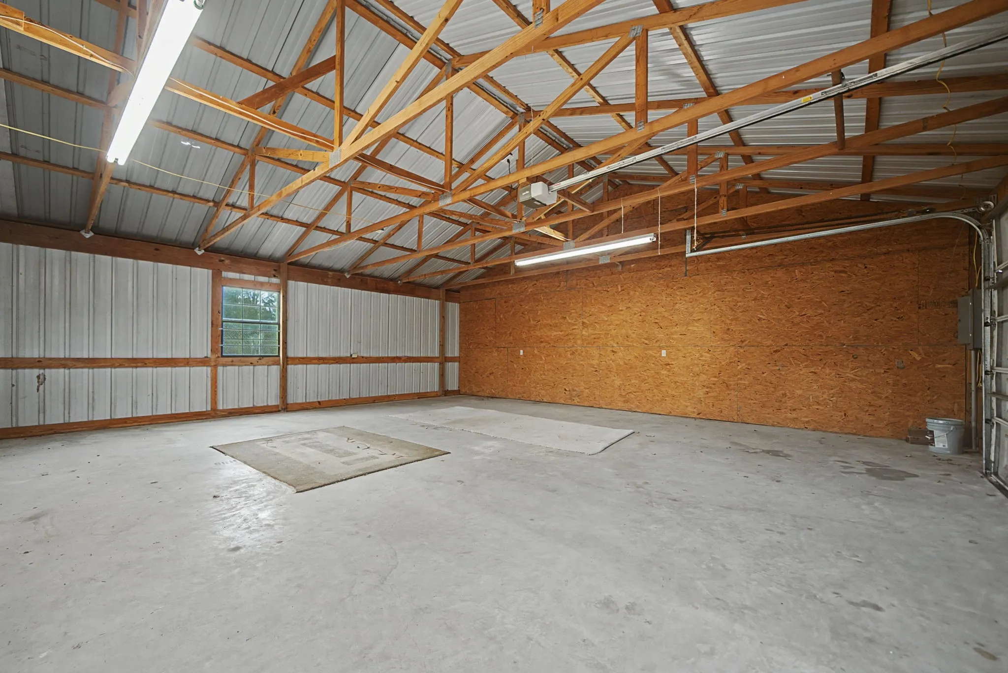 Single Family Residence For Sale in Hunt County , 3051 County Road 3312, Greenville, Texas 75402, 4 Bedroom, 3 Bathroom, 5 Garage spaces, 3,528 Sqft, built in 1996, Preowned, mls#21160030, Real Estate Agent in Greenville, Homes For Sale in Hunt county, Homes For Sale in Greenville, Realtor in Greenville Texas, Real Estate Brokerage Independent Realty Texas, Luminita Cordes Realtor