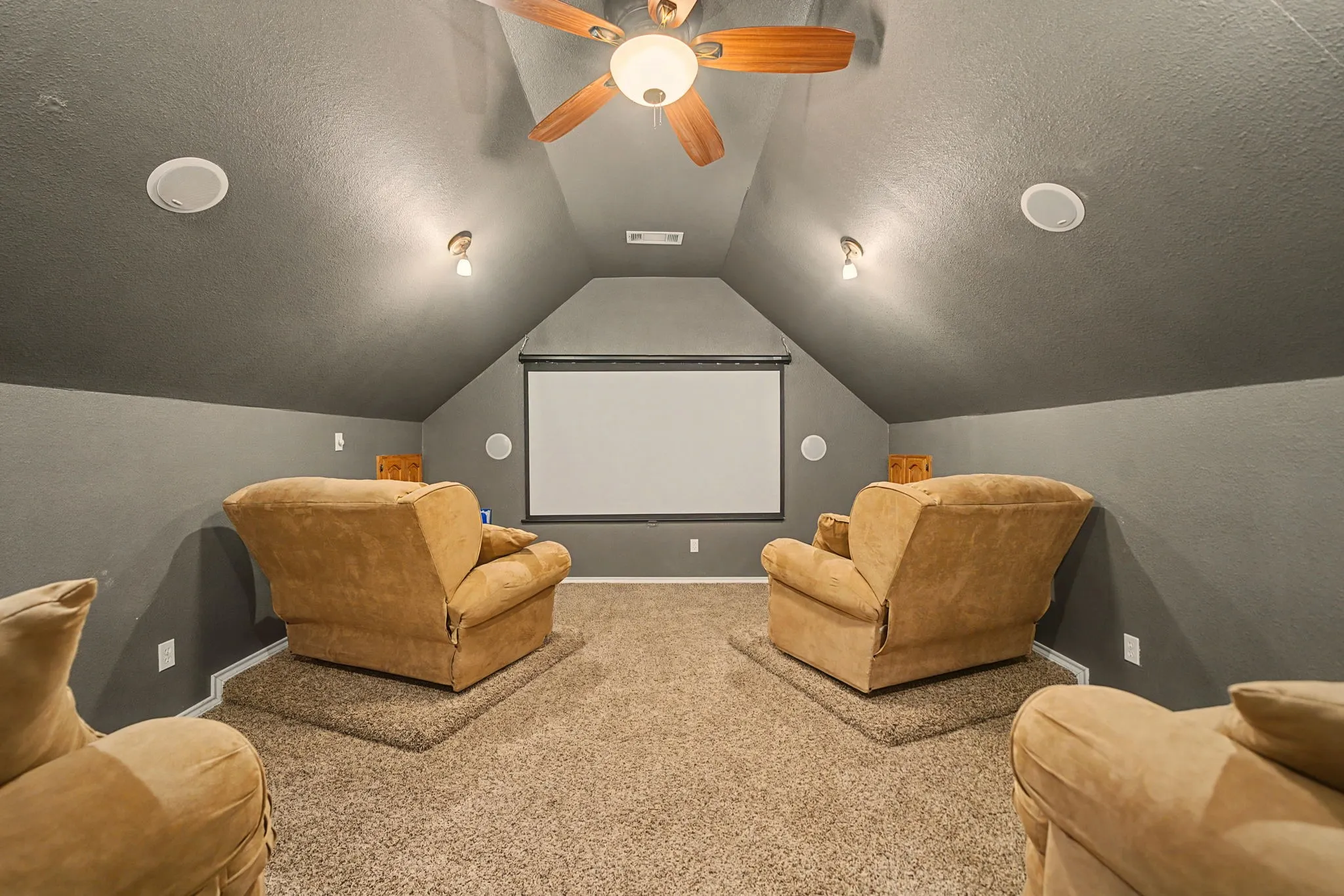 Single Family Residence For Sale in Hunt County , 3051 County Road 3312, Greenville, Texas 75402, 4 Bedroom, 3 Bathroom, 5 Garage spaces, 3,528 Sqft, built in 1996, Preowned, mls#21160030, Real Estate Agent in Greenville, Homes For Sale in Hunt county, Homes For Sale in Greenville, Realtor in Greenville Texas, Real Estate Brokerage Independent Realty Texas, Luminita Cordes Realtor