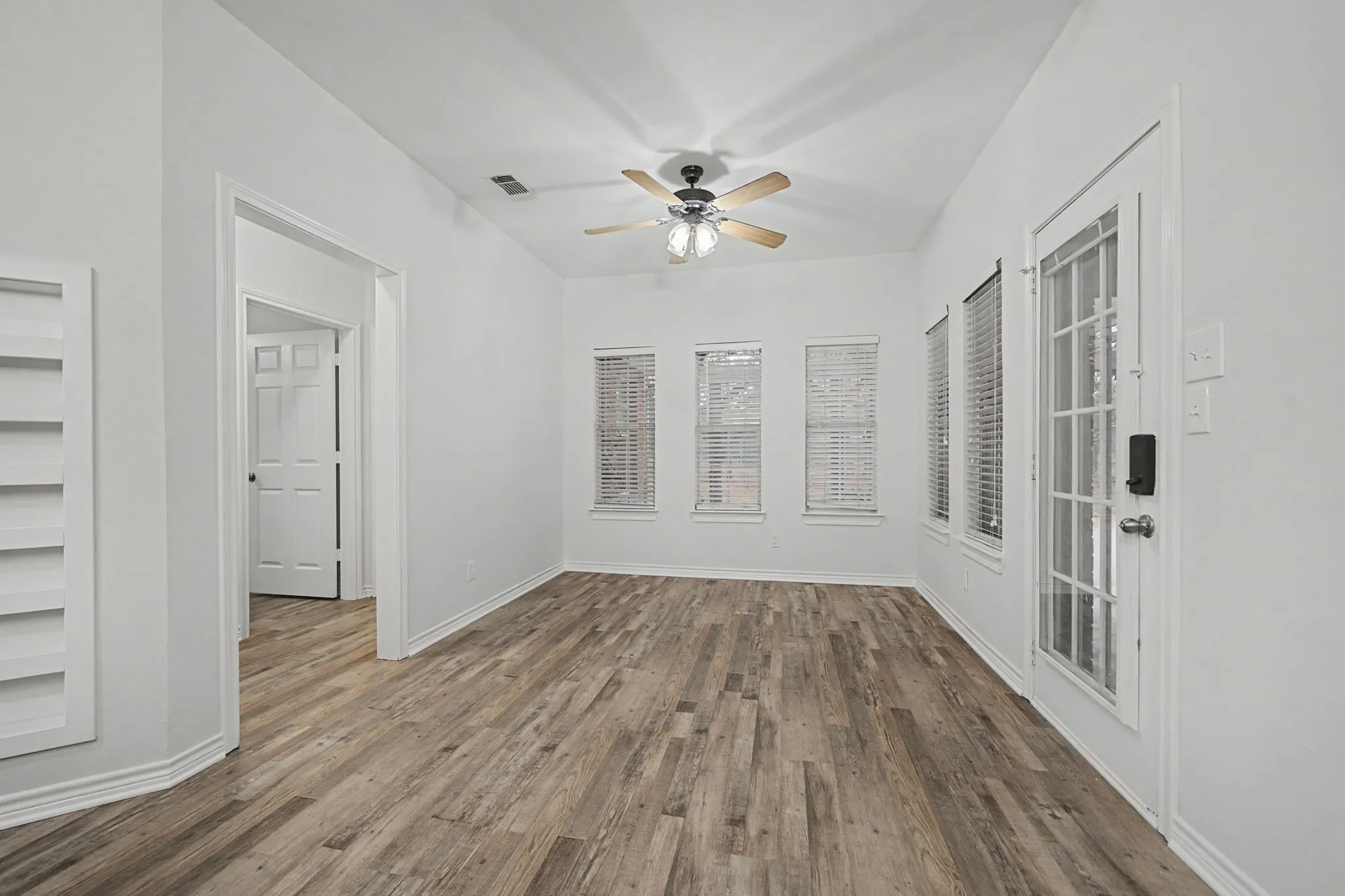 Single Family Residence For Sale in Hunt County , 3051 County Road 3312, Greenville, Texas 75402, 4 Bedroom, 3 Bathroom, 5 Garage spaces, 3,528 Sqft, built in 1996, Preowned, mls#21160030, Real Estate Agent in Greenville, Homes For Sale in Hunt county, Homes For Sale in Greenville, Realtor in Greenville Texas, Real Estate Brokerage Independent Realty Texas, Luminita Cordes Realtor