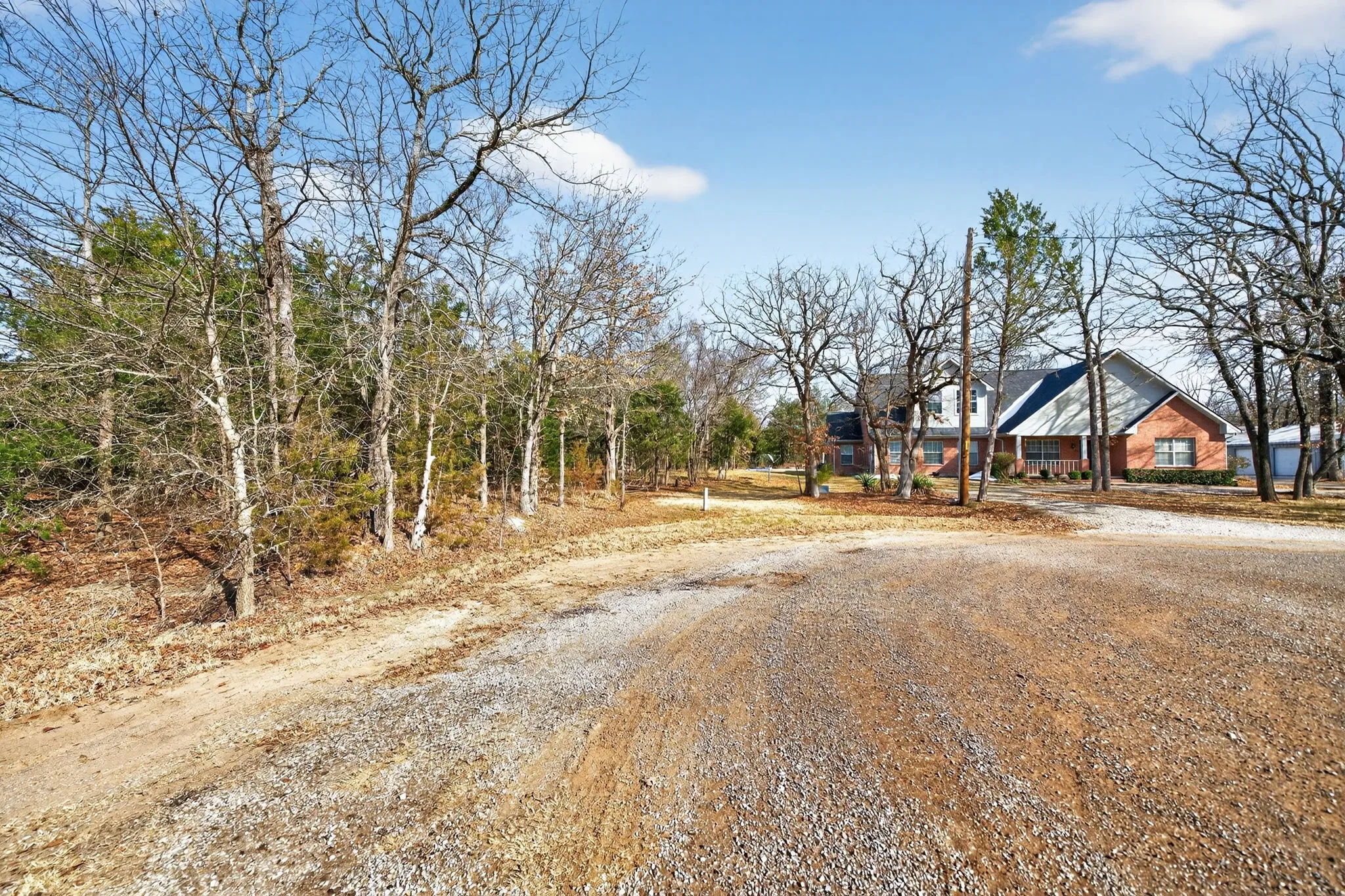 Single Family Residence For Sale in Hunt County , 3051 County Road 3312, Greenville, Texas 75402, 4 Bedroom, 3 Bathroom, 5 Garage spaces, 3,528 Sqft, built in 1996, Preowned, mls#21160030, Real Estate Agent in Greenville, Homes For Sale in Hunt county, Homes For Sale in Greenville, Realtor in Greenville Texas, Real Estate Brokerage Independent Realty Texas, Luminita Cordes Realtor