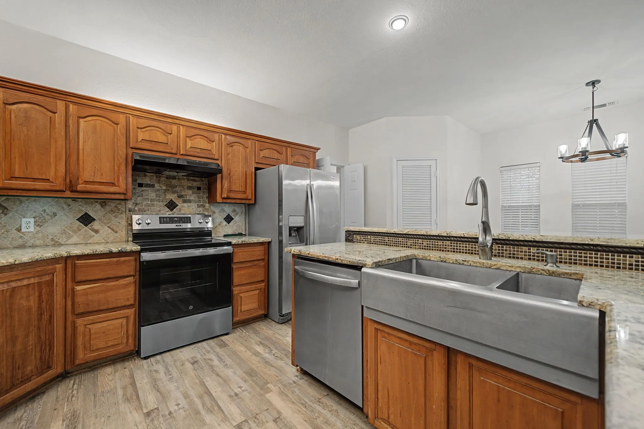 Single Family Residence For Sale in Hunt County , 3051 County Road 3312, Greenville, Texas 75402, 4 Bedroom, 3 Bathroom, 5 Garage spaces, 3,528 Sqft, built in 1996, Preowned, mls#21160030, Real Estate Agent in Greenville, Homes For Sale in Hunt county, Homes For Sale in Greenville, Realtor in Greenville Texas, Real Estate Brokerage Independent Realty Texas, Luminita Cordes Realtor