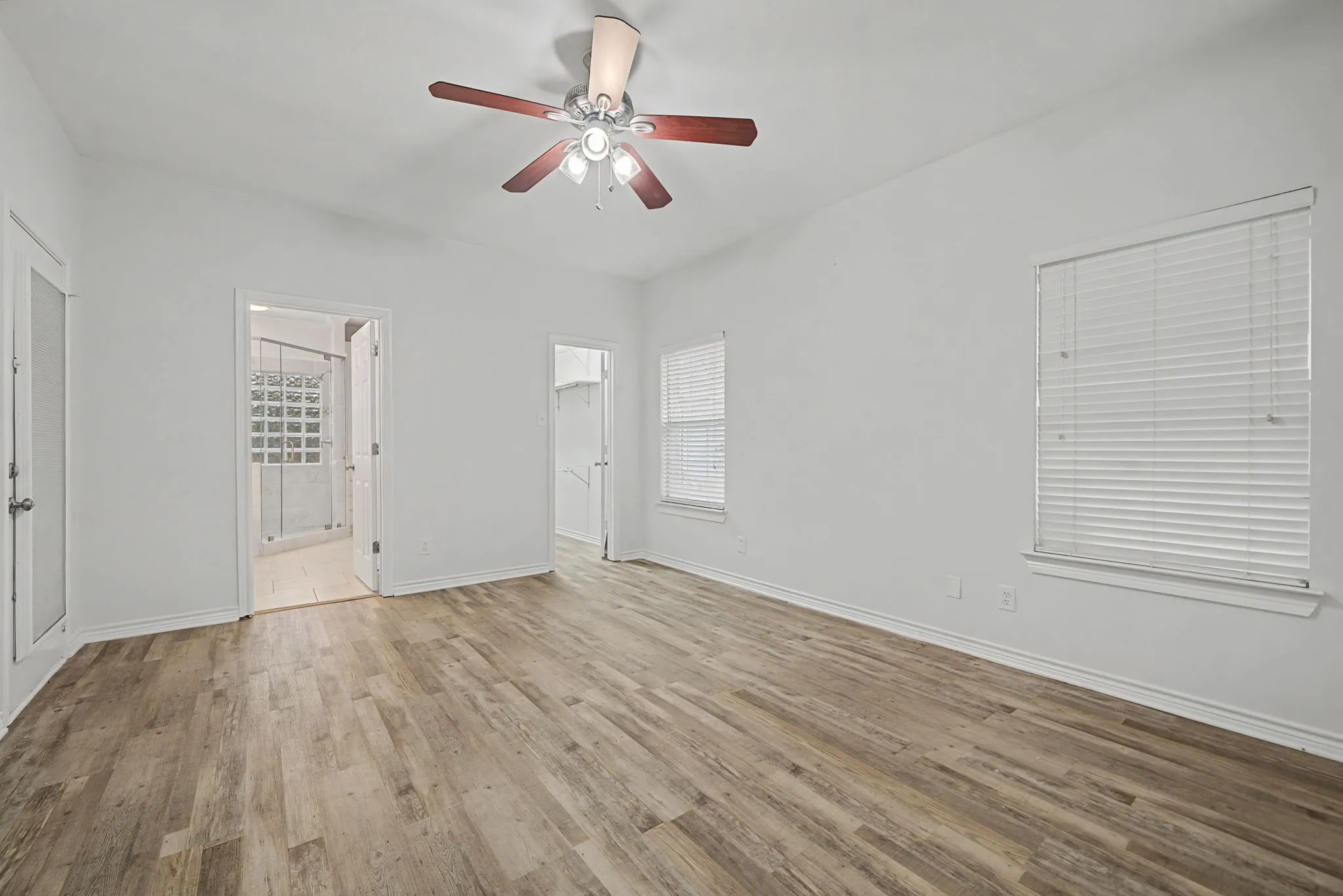 Single Family Residence For Sale in Hunt County , 3051 County Road 3312, Greenville, Texas 75402, 4 Bedroom, 3 Bathroom, 5 Garage spaces, 3,528 Sqft, built in 1996, Preowned, mls#21160030, Real Estate Agent in Greenville, Homes For Sale in Hunt county, Homes For Sale in Greenville, Realtor in Greenville Texas, Real Estate Brokerage Independent Realty Texas, Luminita Cordes Realtor