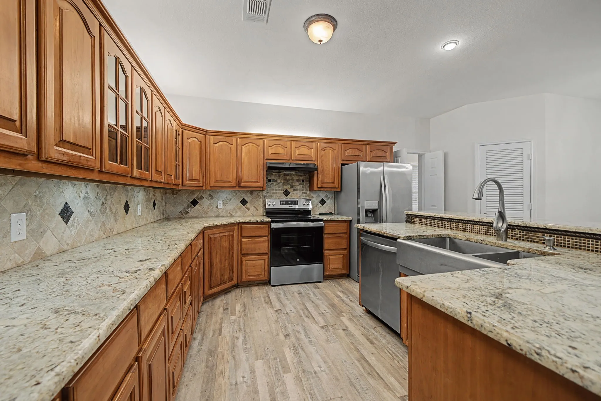 Single Family Residence For Sale in Hunt County , 3051 County Road 3312, Greenville, Texas 75402, 4 Bedroom, 3 Bathroom, 5 Garage spaces, 3,528 Sqft, built in 1996, Preowned, mls#21160030, Real Estate Agent in Greenville, Homes For Sale in Hunt county, Homes For Sale in Greenville, Realtor in Greenville Texas, Real Estate Brokerage Independent Realty Texas, Luminita Cordes Realtor