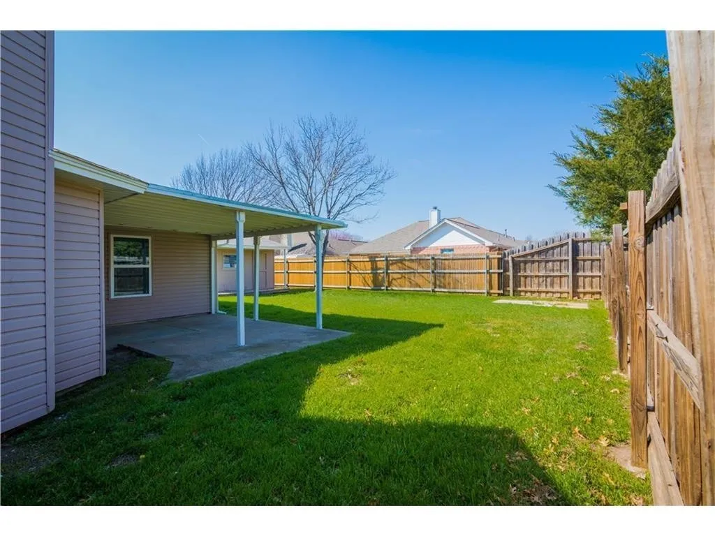 Single Family Residence For Rent in Tarrant County , 1080 W Hills Terrace, Saginaw, Texas 76179, 3 Bedrooms, 2 Bathrooms, 2 Garage spaces, 1,617 Sqft, built in 1984, Preowned, Price $1,850, mls#21166373, Real Estate Agent in Saginaw, Homes For Rent in Tarrant county, Homes For Rent in Saginaw, Realtor in Saginaw Texas, Real Estate Brokerage Independent Realty Texas, Luminita Cordes Realtor