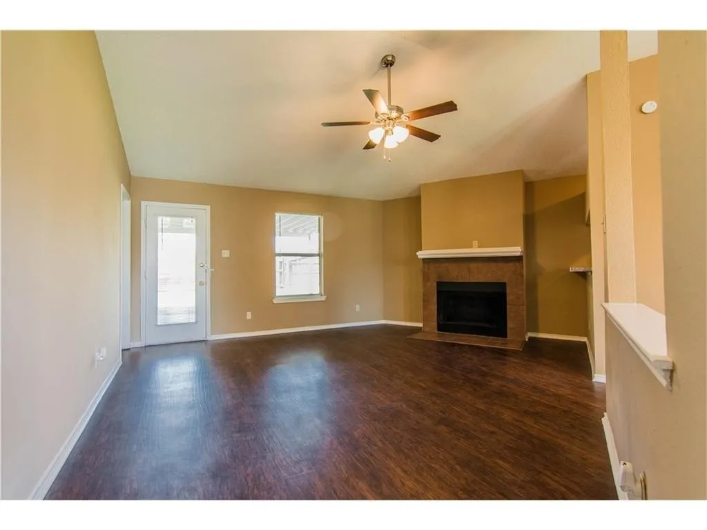 Single Family Residence For Rent in Tarrant County , 1080 W Hills Terrace, Saginaw, Texas 76179, 3 Bedrooms, 2 Bathrooms, 2 Garage spaces, 1,617 Sqft, built in 1984, Preowned, Price $1,850, mls#21166373, Real Estate Agent in Saginaw, Homes For Rent in Tarrant county, Homes For Rent in Saginaw, Realtor in Saginaw Texas, Real Estate Brokerage Independent Realty Texas, Luminita Cordes Realtor
