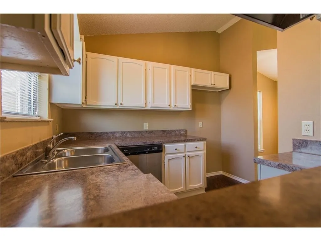 Single Family Residence For Rent in Tarrant County , 1080 W Hills Terrace, Saginaw, Texas 76179, 3 Bedrooms, 2 Bathrooms, 2 Garage spaces, 1,617 Sqft, built in 1984, Preowned, Price $1,850, mls#21166373, Real Estate Agent in Saginaw, Homes For Rent in Tarrant county, Homes For Rent in Saginaw, Realtor in Saginaw Texas, Real Estate Brokerage Independent Realty Texas, Luminita Cordes Realtor