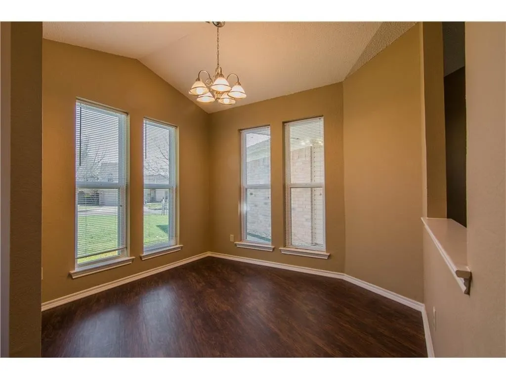 Single Family Residence For Rent in Tarrant County , 1080 W Hills Terrace, Saginaw, Texas 76179, 3 Bedrooms, 2 Bathrooms, 2 Garage spaces, 1,617 Sqft, built in 1984, Preowned, Price $1,850, mls#21166373, Real Estate Agent in Saginaw, Homes For Rent in Tarrant county, Homes For Rent in Saginaw, Realtor in Saginaw Texas, Real Estate Brokerage Independent Realty Texas, Luminita Cordes Realtor