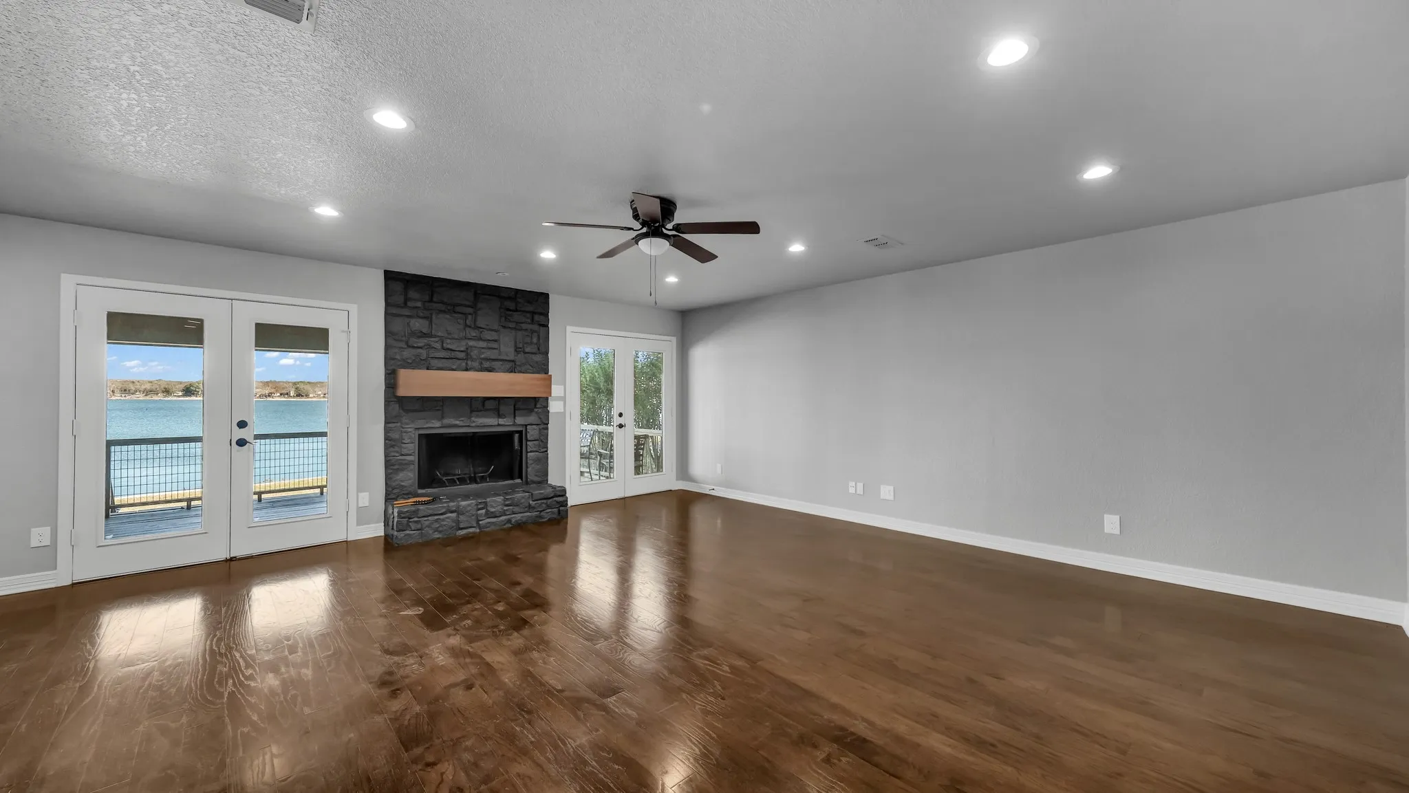 Single Family Residence For Sale in Parker County , 1004 W Lake Drive, Weatherford, Texas 76087, 2 Bedroom, 2 Bathroom, 2 Garage spaces, 1,590 Sqft, built in 0, Preowned, mls#21166190, Real Estate Agent in Weatherford, Homes For Sale in Parker county, Homes For Sale in Weatherford, Realtor in Weatherford Texas, Real Estate Brokerage Independent Realty Texas, Luminita Cordes Realtor