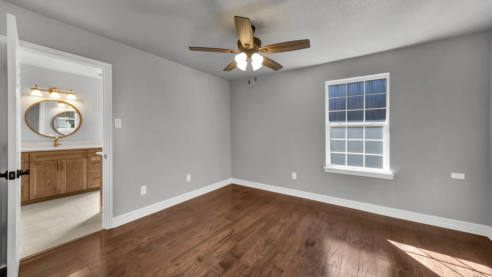 Single Family Residence For Sale in Parker County , 1004 W Lake Drive, Weatherford, Texas 76087, 2 Bedroom, 2 Bathroom, 2 Garage spaces, 1,590 Sqft, built in 0, Preowned, mls#21166190, Real Estate Agent in Weatherford, Homes For Sale in Parker county, Homes For Sale in Weatherford, Realtor in Weatherford Texas, Real Estate Brokerage Independent Realty Texas, Luminita Cordes Realtor