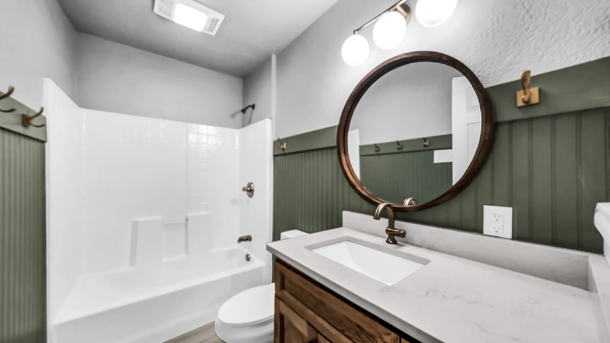 Single Family Residence For Sale in Parker County , 1004 W Lake Drive, Weatherford, Texas 76087, 2 Bedroom, 2 Bathroom, 2 Garage spaces, 1,590 Sqft, built in 0, Preowned, mls#21166190, Real Estate Agent in Weatherford, Homes For Sale in Parker county, Homes For Sale in Weatherford, Realtor in Weatherford Texas, Real Estate Brokerage Independent Realty Texas, Luminita Cordes Realtor