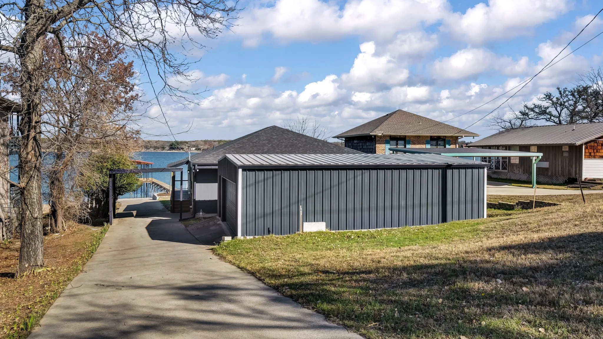 Single Family Residence For Sale in Parker County , 1004 W Lake Drive, Weatherford, Texas 76087, 2 Bedroom, 2 Bathroom, 2 Garage spaces, 1,590 Sqft, built in 0, Preowned, mls#21166190, Real Estate Agent in Weatherford, Homes For Sale in Parker county, Homes For Sale in Weatherford, Realtor in Weatherford Texas, Real Estate Brokerage Independent Realty Texas, Luminita Cordes Realtor