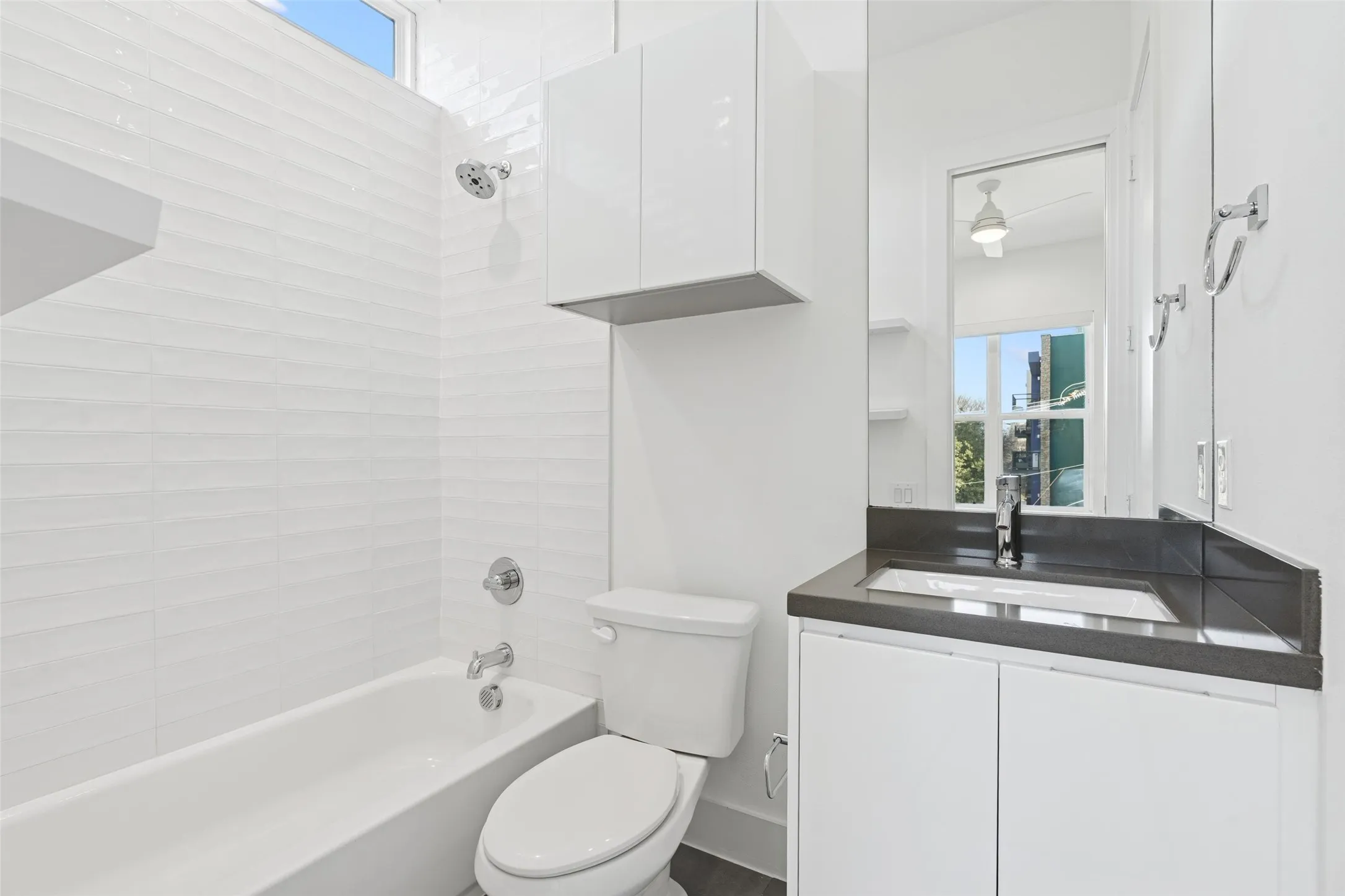 Townhouse For Sale in Dallas County , 3081 Chimes Street, Dallas, Texas 75219, 4 Bedroom, 5 Bathroom, 2 Garage spaces, 2,871 Sqft, built in 2020, Preowned, mls#21165538, Real Estate Agent in Dallas, Homes For Sale in Dallas county, Homes For Sale in Dallas, Realtor in Dallas Texas, Real Estate Brokerage Independent Realty Texas, Luminita Cordes Realtor