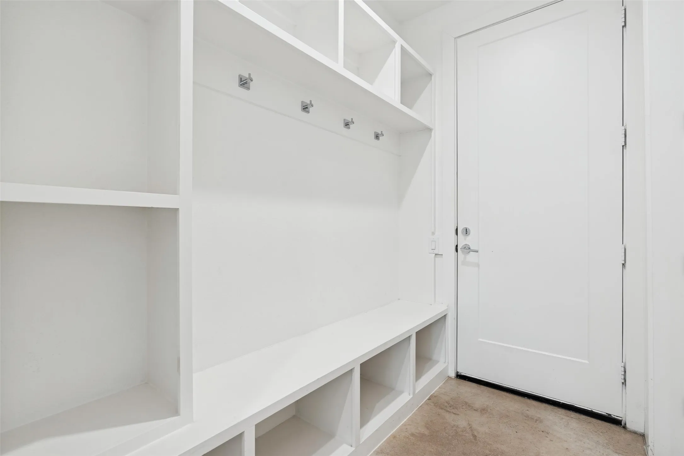 Townhouse For Sale in Dallas County , 3081 Chimes Street, Dallas, Texas 75219, 4 Bedroom, 5 Bathroom, 2 Garage spaces, 2,871 Sqft, built in 2020, Preowned, mls#21165538, Real Estate Agent in Dallas, Homes For Sale in Dallas county, Homes For Sale in Dallas, Realtor in Dallas Texas, Real Estate Brokerage Independent Realty Texas, Luminita Cordes Realtor