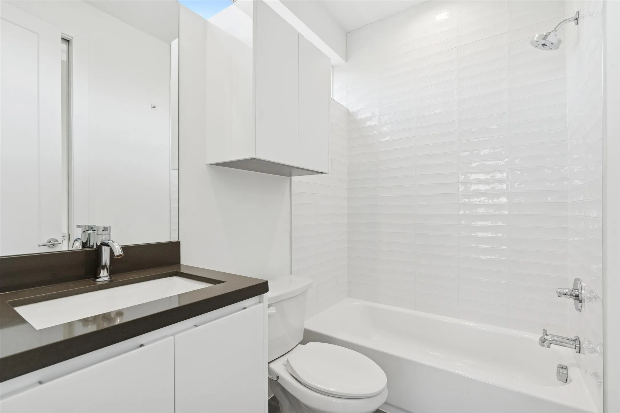 Townhouse For Sale in Dallas County , 3081 Chimes Street, Dallas, Texas 75219, 4 Bedroom, 5 Bathroom, 2 Garage spaces, 2,871 Sqft, built in 2020, Preowned, mls#21165538, Real Estate Agent in Dallas, Homes For Sale in Dallas county, Homes For Sale in Dallas, Realtor in Dallas Texas, Real Estate Brokerage Independent Realty Texas, Luminita Cordes Realtor