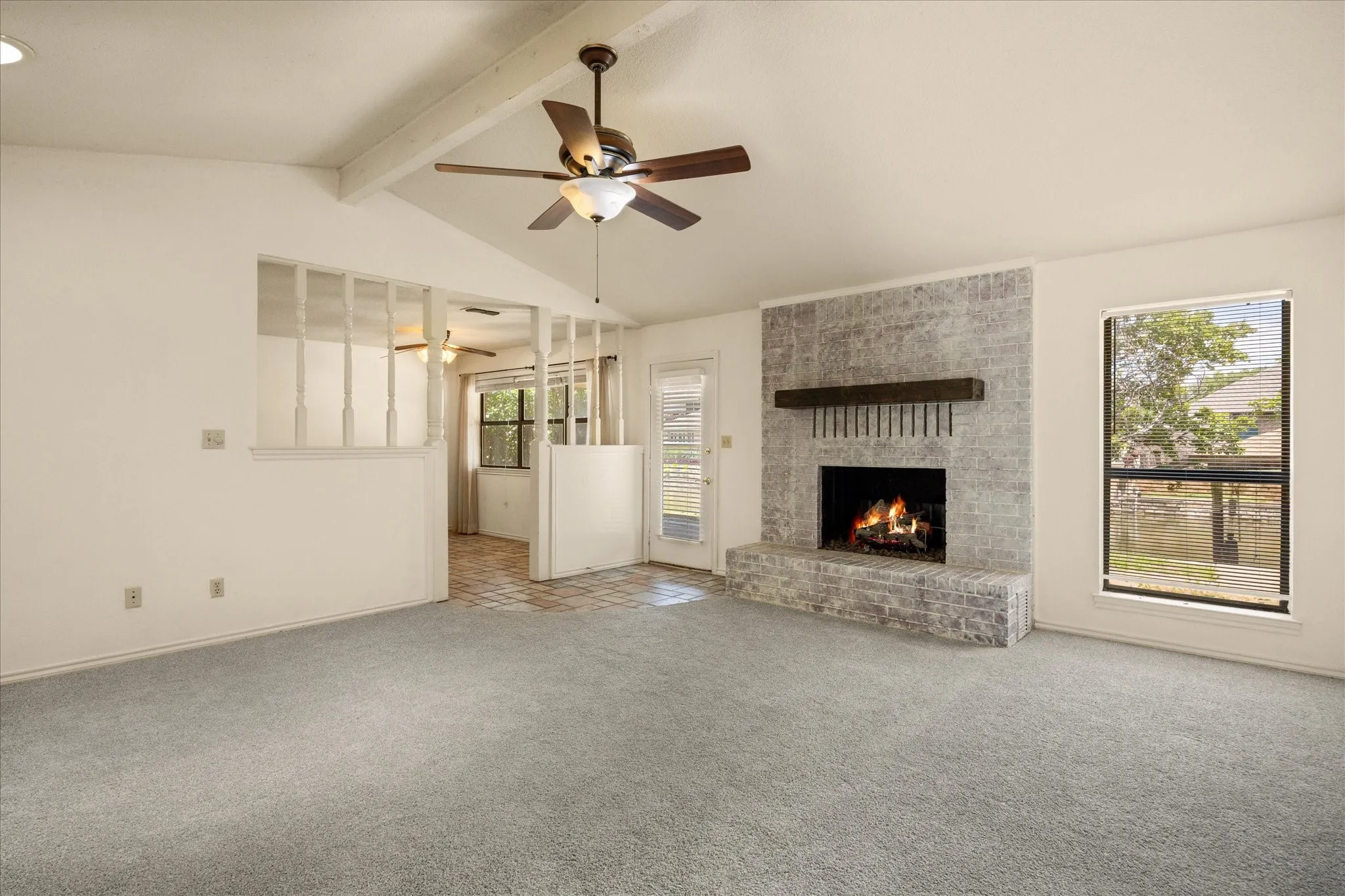 Single Family Residence For Sale in Hood County , 706 Tahiti Drive, Granbury, Texas 76048, 3 Bedroom, 2 Bathroom, 2 Garage spaces, 1,620 Sqft, built in 1985, Preowned, mls#21166445, Real Estate Agent in Granbury, Homes For Sale in Hood county, Homes For Sale in Granbury, Realtor in Granbury Texas, Real Estate Brokerage Independent Realty Texas, Luminita Cordes Realtor