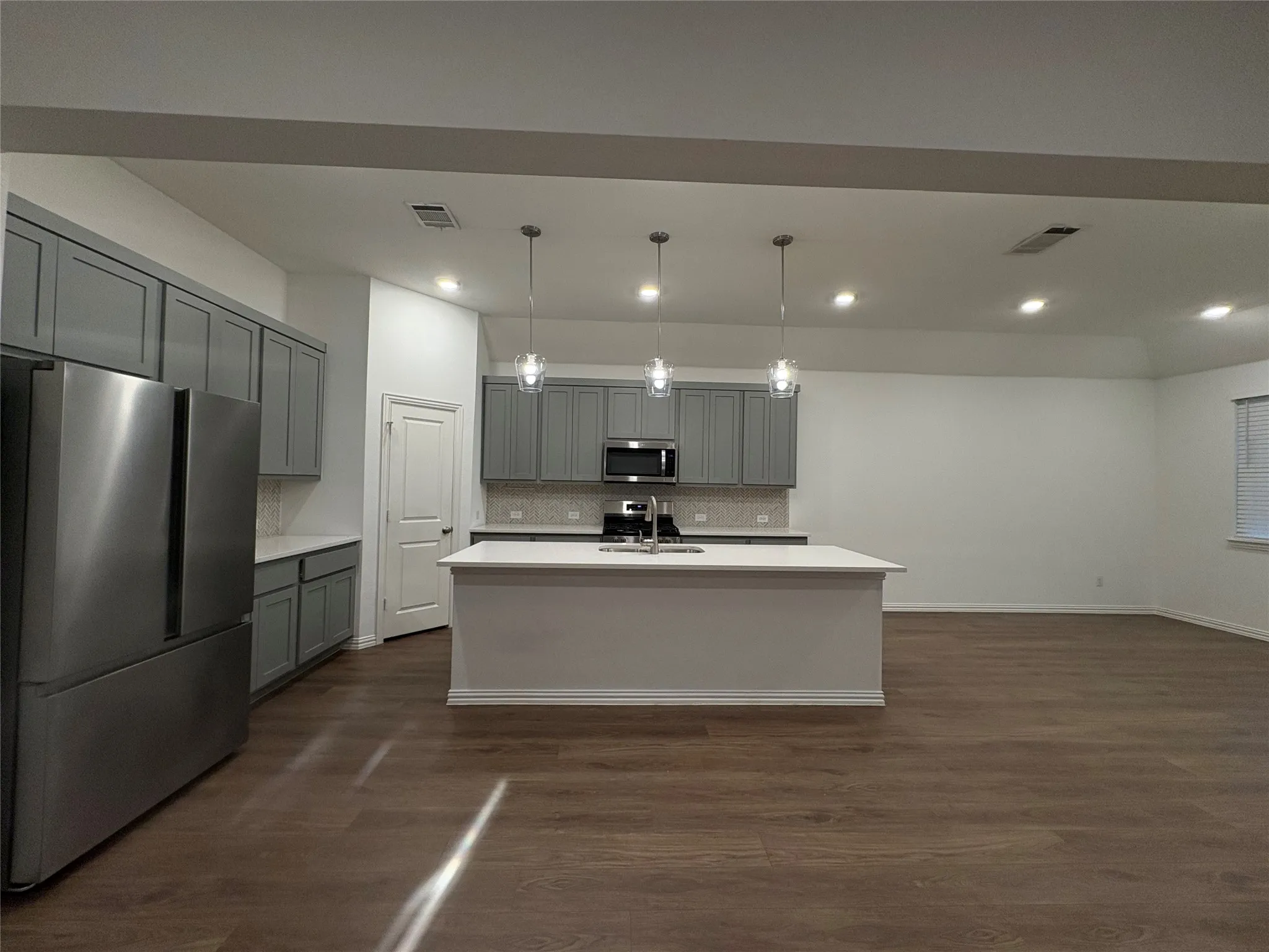 Single Family Residence For Rent in Kaufman County , 1736 Everglades Drive, Forney, Texas 75126, 3 Bedroom, 3 Bathroom, 2 Garage spaces, 2,333 Sqft, built in 2022, New Construction - Complete, mls#21166512, Real Estate Agent in Forney, Homes For Rent in Kaufman county, Homes For Rent in Forney, Realtor in Forney Texas, Real Estate Brokerage Independent Realty Texas, Luminita Cordes Realtor