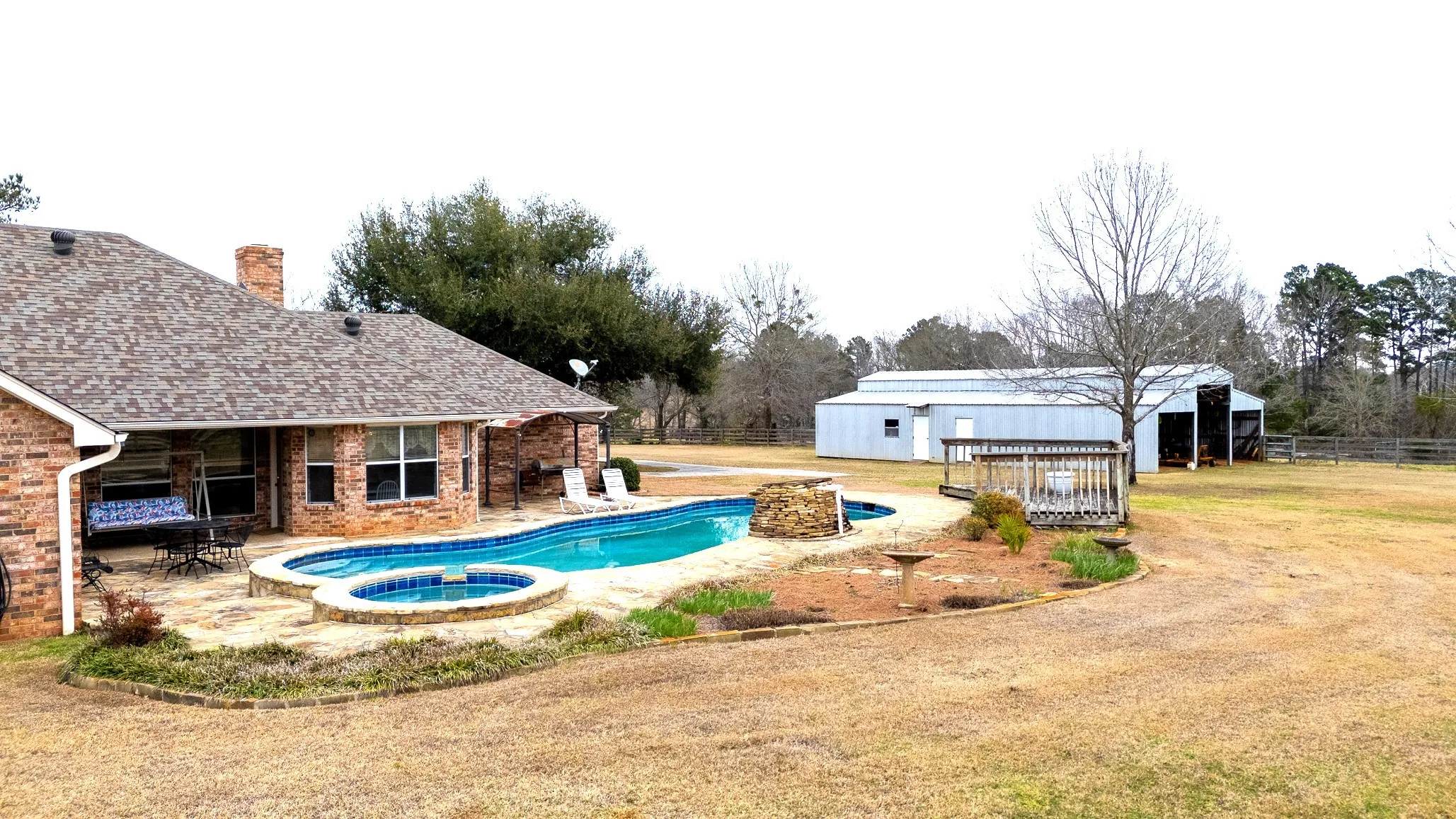Farm For Sale in Smith County , 12987 County Road 452, Lindale, Texas 75771, 3 Bedrooms, 2 Bathrooms, 2 Garage spaces, 2,042 Sqft, built in 1994, Preowned, Price $995,000, mls#21166419, Real Estate Agent in Lindale, Homes For Sale in Smith county, Homes For Sale in Lindale, Realtor in Lindale Texas, Real Estate Brokerage Independent Realty Texas, Luminita Cordes Realtor