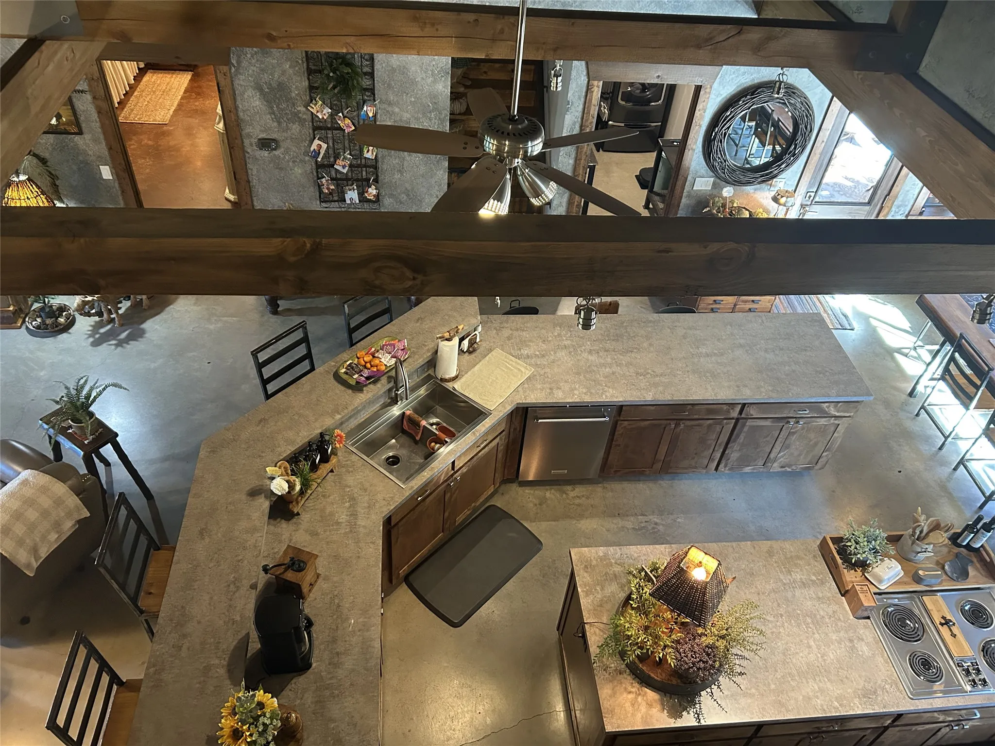 Single Family Residence For Sale in Van Zandt County , 2300 Vz County Road 2504, Canton, Texas 75103, 3 Bedrooms, 2 Bathrooms, Garage spaces, 2,564 Sqft, built in 2016, Preowned, Price $799,000, mls#21164149, Real Estate Agent in Canton, Homes For Sale in Van Zandt county, Homes For Sale in Canton, Realtor in Canton Texas, Real Estate Brokerage Independent Realty Texas, Luminita Cordes Realtor