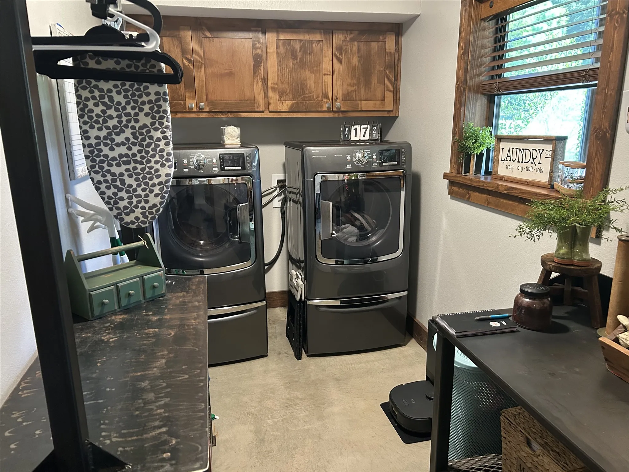 Single Family Residence For Sale in Van Zandt County , 2300 Vz County Road 2504, Canton, Texas 75103, 3 Bedrooms, 2 Bathrooms, Garage spaces, 2,564 Sqft, built in 2016, Preowned, Price $799,000, mls#21164149, Real Estate Agent in Canton, Homes For Sale in Van Zandt county, Homes For Sale in Canton, Realtor in Canton Texas, Real Estate Brokerage Independent Realty Texas, Luminita Cordes Realtor