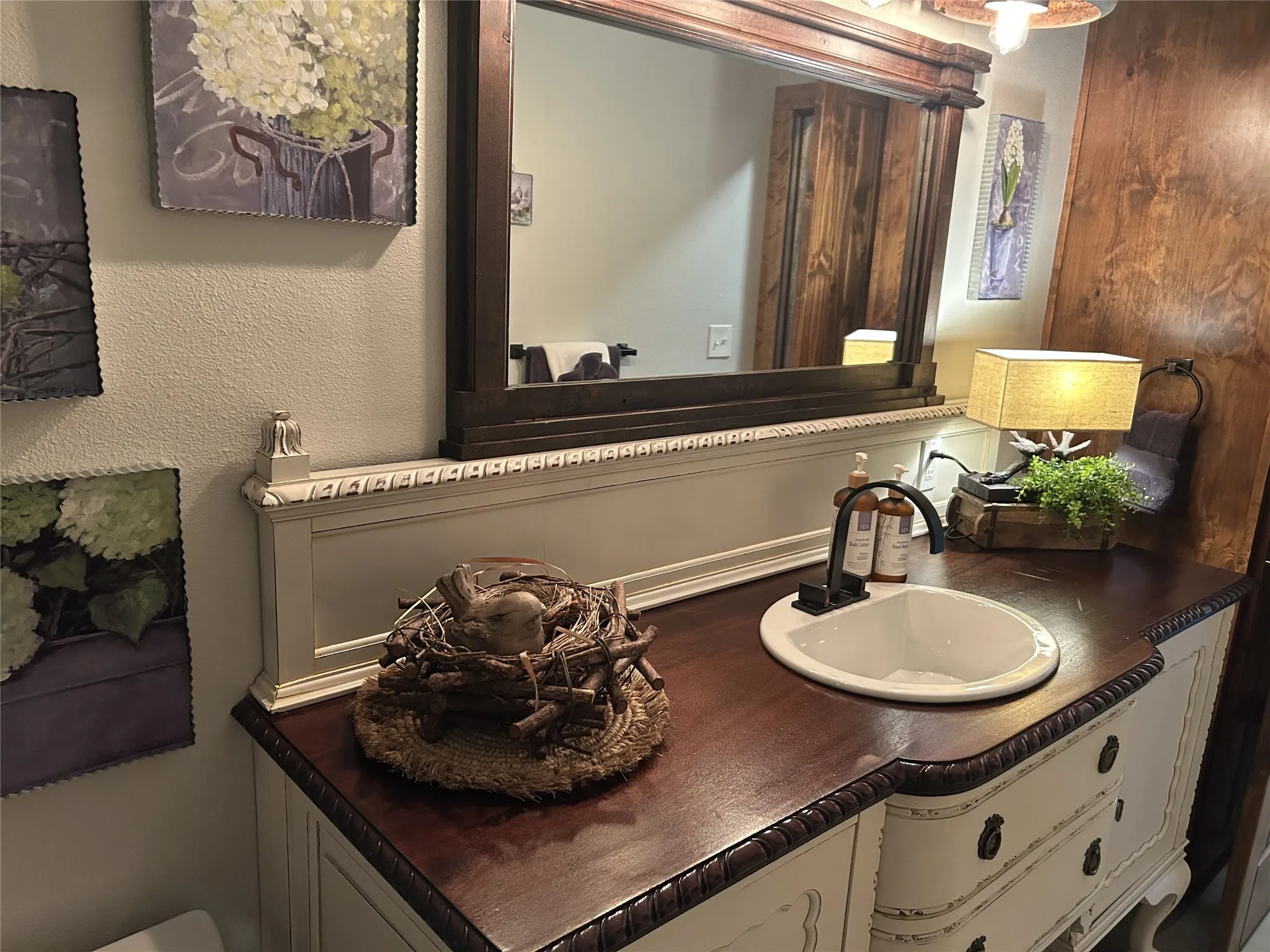 Single Family Residence For Sale in Van Zandt County , 2300 Vz County Road 2504, Canton, Texas 75103, 3 Bedrooms, 2 Bathrooms, Garage spaces, 2,564 Sqft, built in 2016, Preowned, Price $799,000, mls#21164149, Real Estate Agent in Canton, Homes For Sale in Van Zandt county, Homes For Sale in Canton, Realtor in Canton Texas, Real Estate Brokerage Independent Realty Texas, Luminita Cordes Realtor