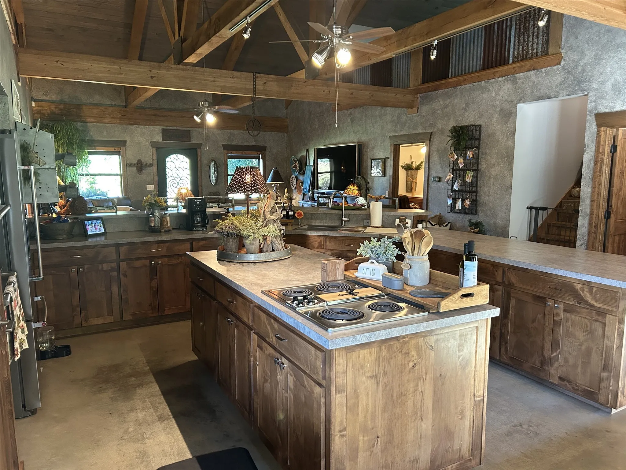 Single Family Residence For Sale in Van Zandt County , 2300 Vz County Road 2504, Canton, Texas 75103, 3 Bedrooms, 2 Bathrooms, Garage spaces, 2,564 Sqft, built in 2016, Preowned, Price $799,000, mls#21164149, Real Estate Agent in Canton, Homes For Sale in Van Zandt county, Homes For Sale in Canton, Realtor in Canton Texas, Real Estate Brokerage Independent Realty Texas, Luminita Cordes Realtor