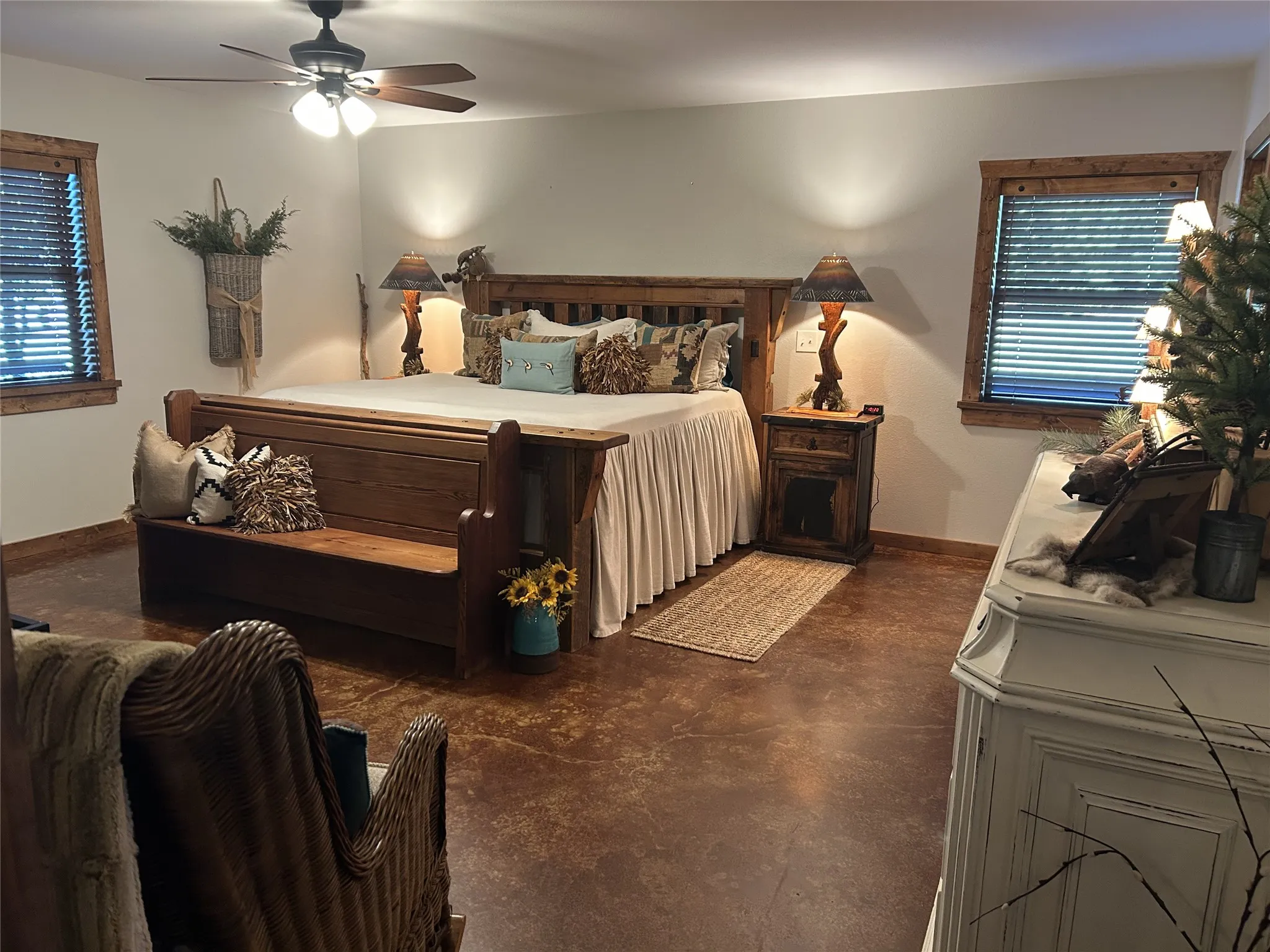 Single Family Residence For Sale in Van Zandt County , 2300 Vz County Road 2504, Canton, Texas 75103, 3 Bedrooms, 2 Bathrooms, Garage spaces, 2,564 Sqft, built in 2016, Preowned, Price $799,000, mls#21164149, Real Estate Agent in Canton, Homes For Sale in Van Zandt county, Homes For Sale in Canton, Realtor in Canton Texas, Real Estate Brokerage Independent Realty Texas, Luminita Cordes Realtor