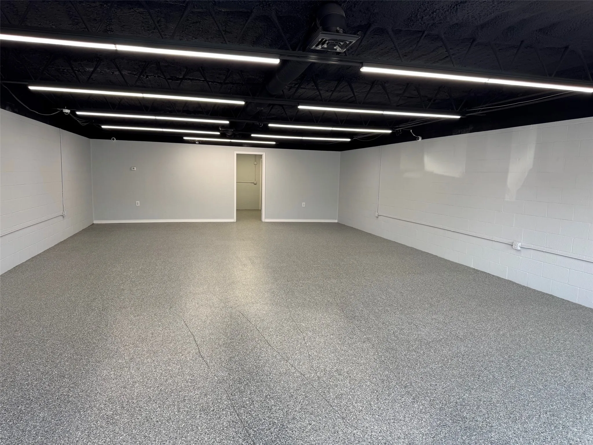 Interior - front retail space