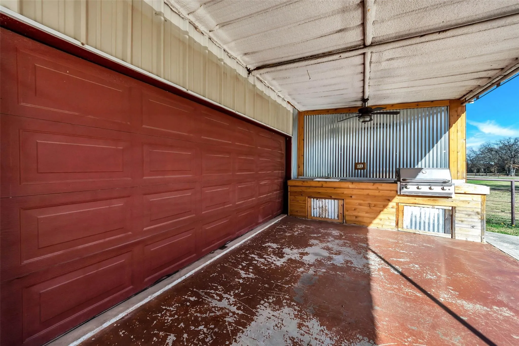 Single Family Residence For Sale in Wise County , 131 County Road 4680, Boyd, Texas 76023, 3 Bedroom, 3 Bathroom, 2 Garage spaces, 2,244 Sqft, built in 1997, mls#21166735, Real Estate Agent in Boyd, Homes For Sale in Wise county, Homes For Sale in Boyd, Realtor in Boyd Texas, Real Estate Brokerage Independent Realty Texas, Luminita Cordes Realtor