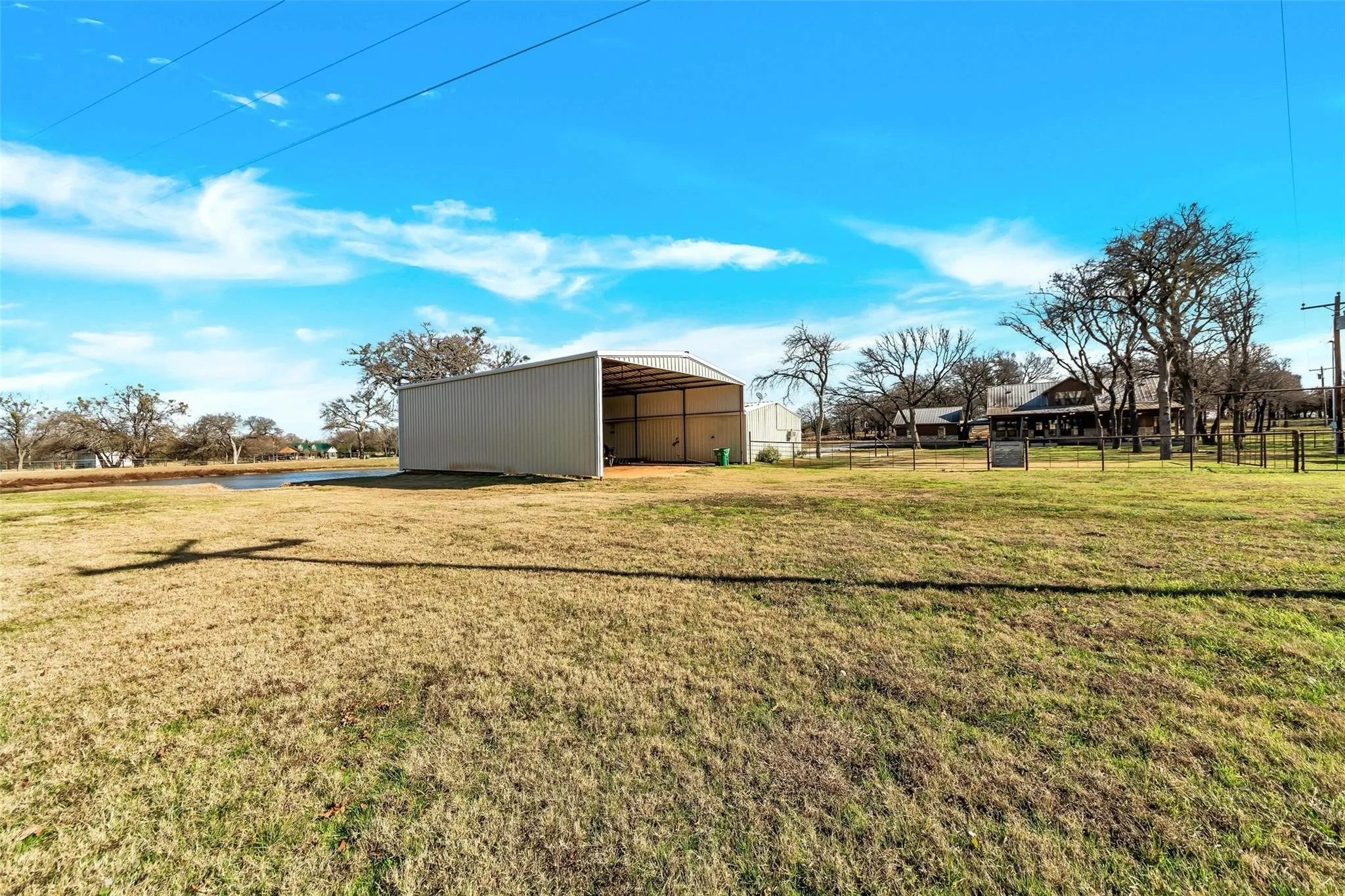 Single Family Residence For Sale in Wise County , 131 County Road 4680, Boyd, Texas 76023, 3 Bedroom, 3 Bathroom, 2 Garage spaces, 2,244 Sqft, built in 1997, mls#21166735, Real Estate Agent in Boyd, Homes For Sale in Wise county, Homes For Sale in Boyd, Realtor in Boyd Texas, Real Estate Brokerage Independent Realty Texas, Luminita Cordes Realtor