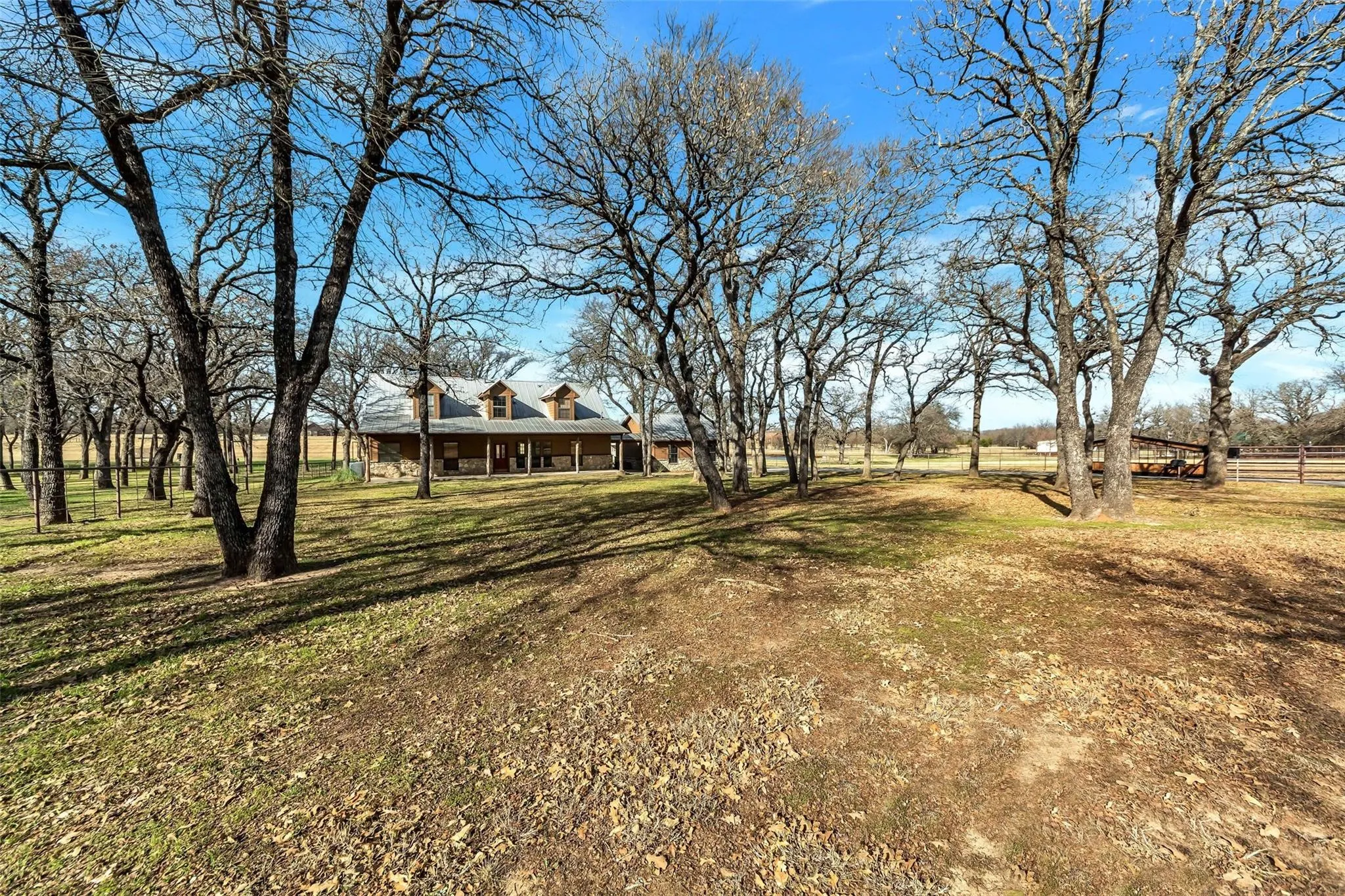 Single Family Residence For Sale in Wise County , 131 County Road 4680, Boyd, Texas 76023, 3 Bedroom, 3 Bathroom, 2 Garage spaces, 2,244 Sqft, built in 1997, mls#21166735, Real Estate Agent in Boyd, Homes For Sale in Wise county, Homes For Sale in Boyd, Realtor in Boyd Texas, Real Estate Brokerage Independent Realty Texas, Luminita Cordes Realtor
