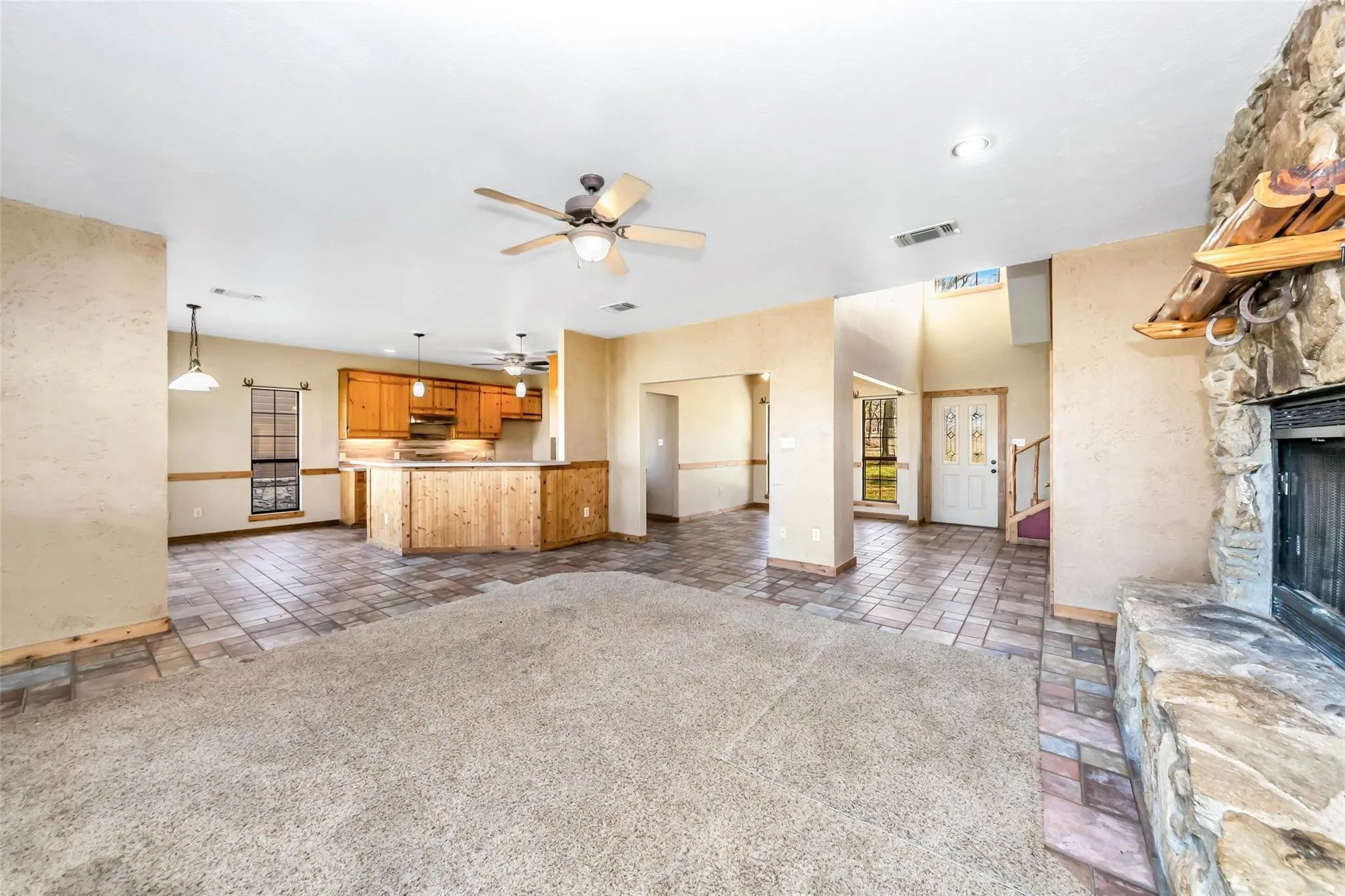 Single Family Residence For Sale in Wise County , 131 County Road 4680, Boyd, Texas 76023, 3 Bedroom, 3 Bathroom, 2 Garage spaces, 2,244 Sqft, built in 1997, mls#21166735, Real Estate Agent in Boyd, Homes For Sale in Wise county, Homes For Sale in Boyd, Realtor in Boyd Texas, Real Estate Brokerage Independent Realty Texas, Luminita Cordes Realtor