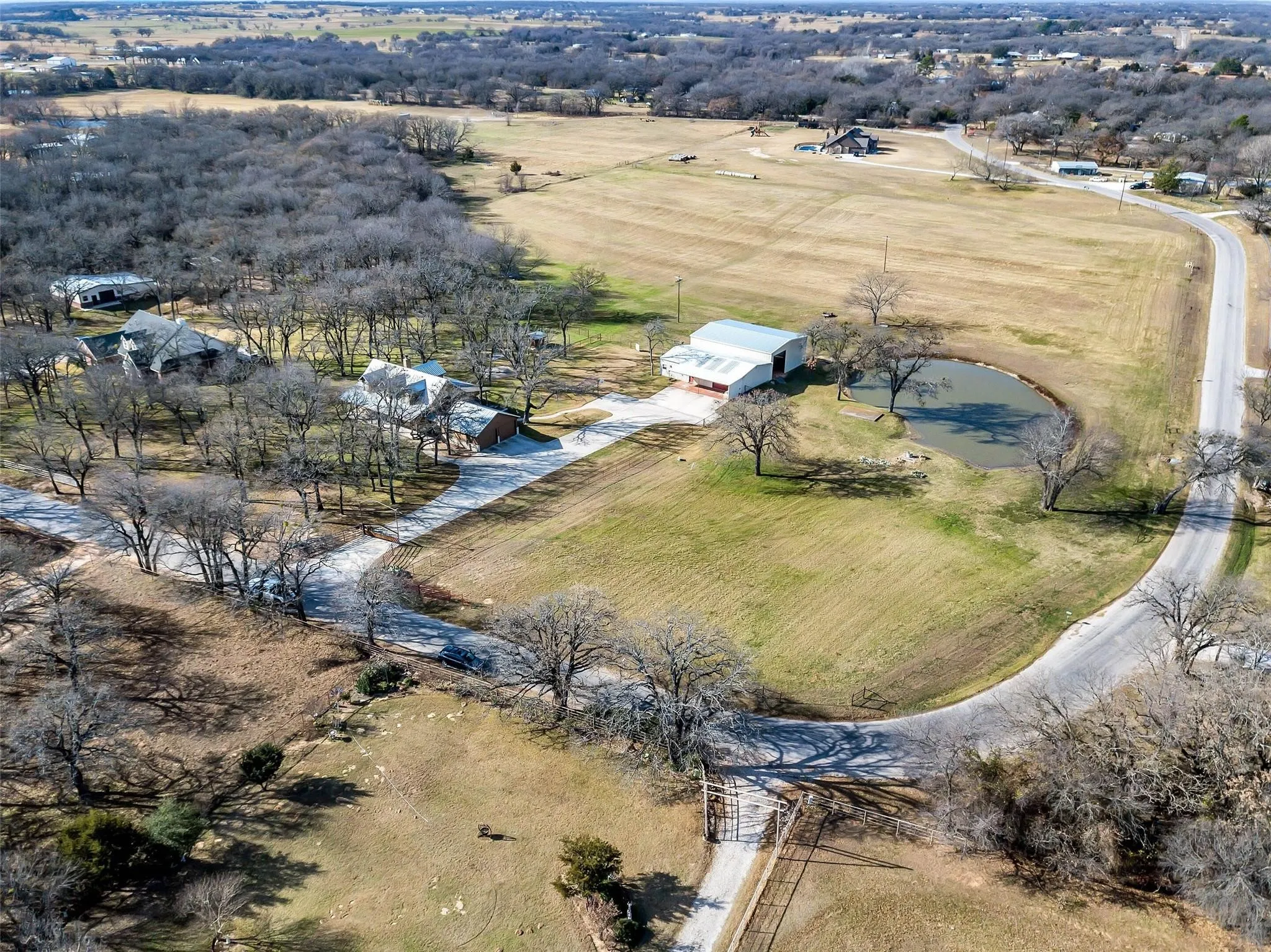 Single Family Residence For Sale in Wise County , 131 County Road 4680, Boyd, Texas 76023, 3 Bedroom, 3 Bathroom, 2 Garage spaces, 2,244 Sqft, built in 1997, mls#21166735, Real Estate Agent in Boyd, Homes For Sale in Wise county, Homes For Sale in Boyd, Realtor in Boyd Texas, Real Estate Brokerage Independent Realty Texas, Luminita Cordes Realtor