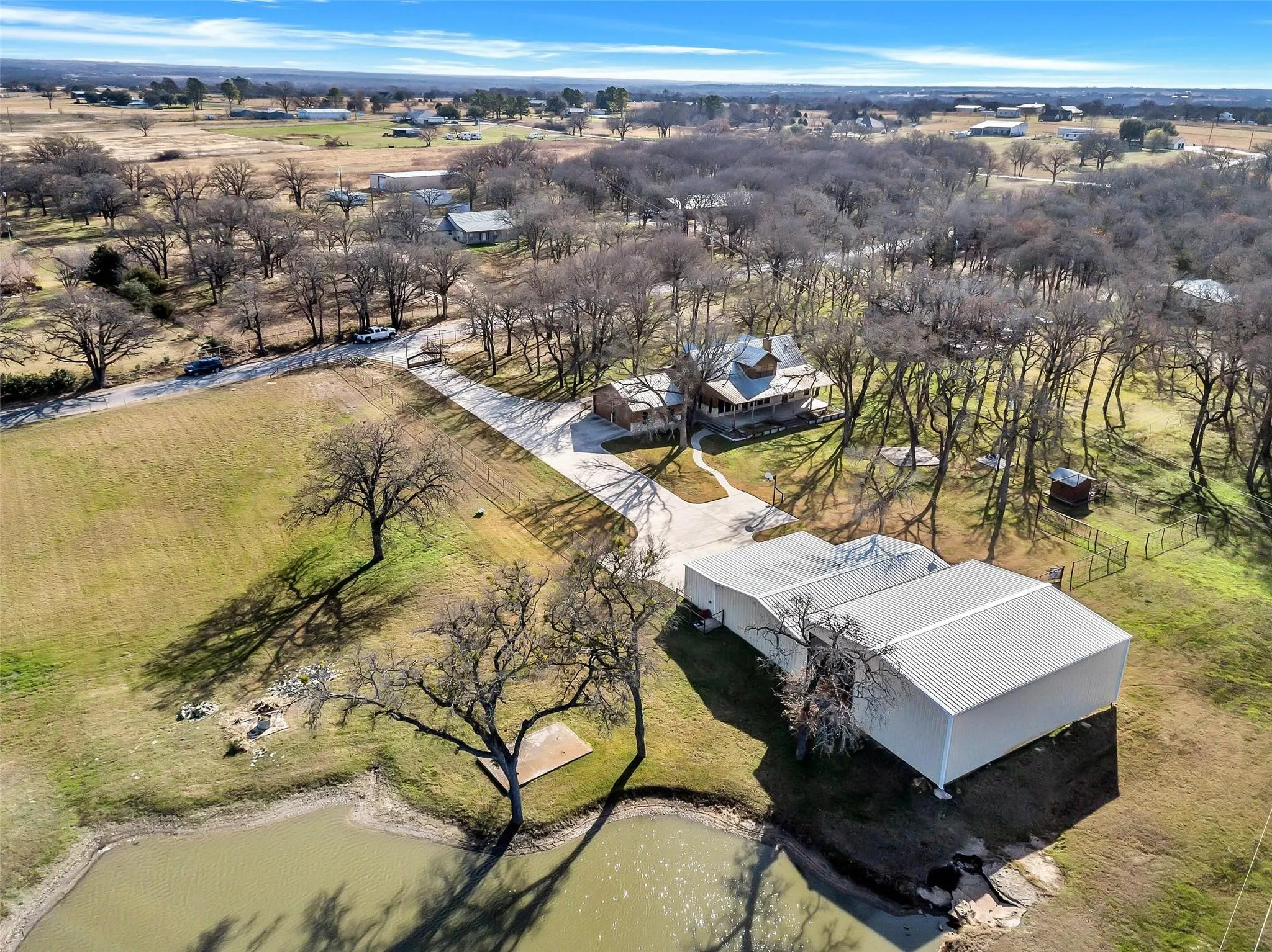 Single Family Residence For Sale in Wise County , 131 County Road 4680, Boyd, Texas 76023, 3 Bedroom, 3 Bathroom, 2 Garage spaces, 2,244 Sqft, built in 1997, mls#21166735, Real Estate Agent in Boyd, Homes For Sale in Wise county, Homes For Sale in Boyd, Realtor in Boyd Texas, Real Estate Brokerage Independent Realty Texas, Luminita Cordes Realtor