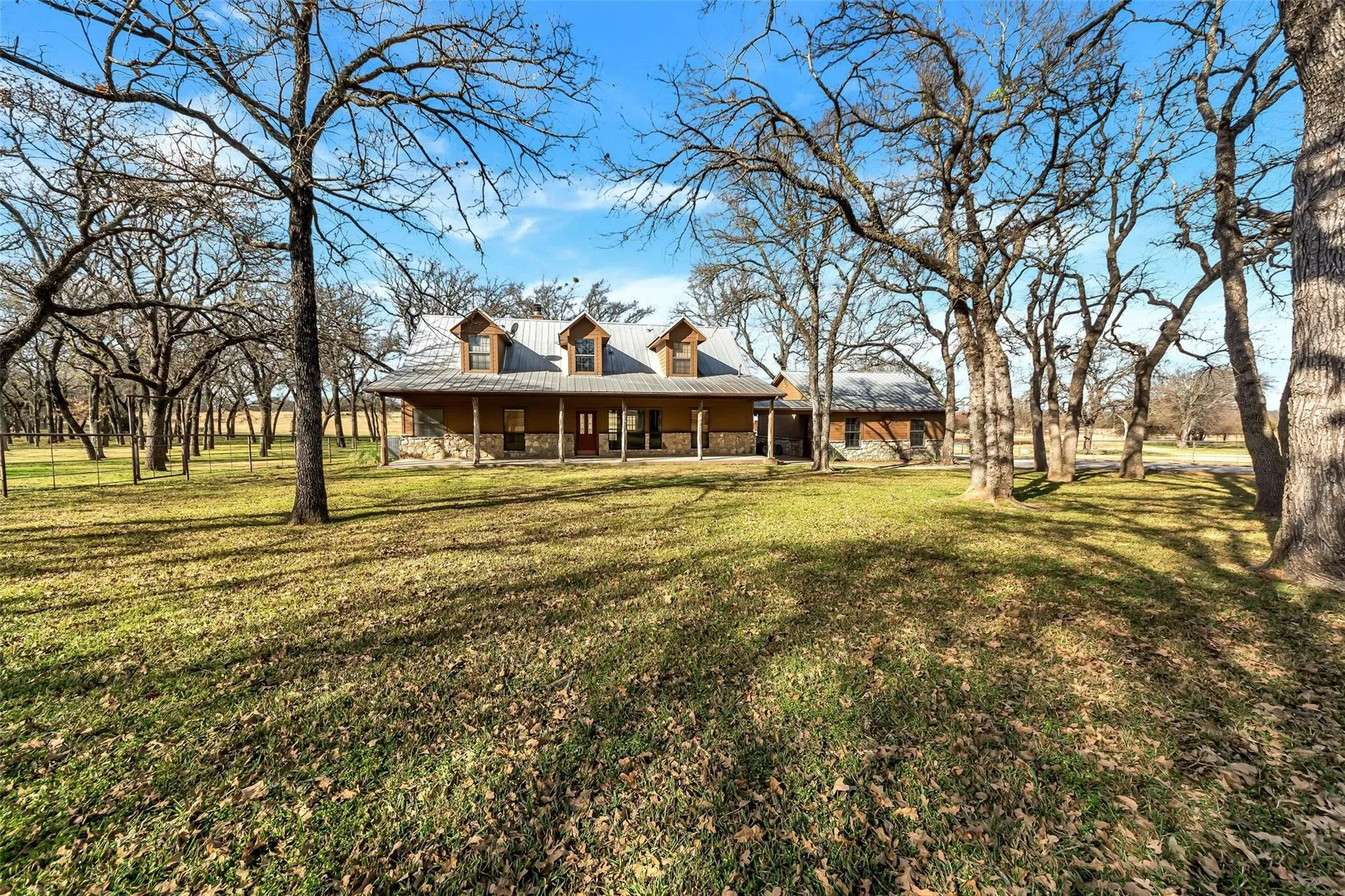 Single Family Residence For Sale in Wise County , 131 County Road 4680, Boyd, Texas 76023, 3 Bedroom, 3 Bathroom, 2 Garage spaces, 2,244 Sqft, built in 1997, mls#21166735, Real Estate Agent in Boyd, Homes For Sale in Wise county, Homes For Sale in Boyd, Realtor in Boyd Texas, Real Estate Brokerage Independent Realty Texas, Luminita Cordes Realtor