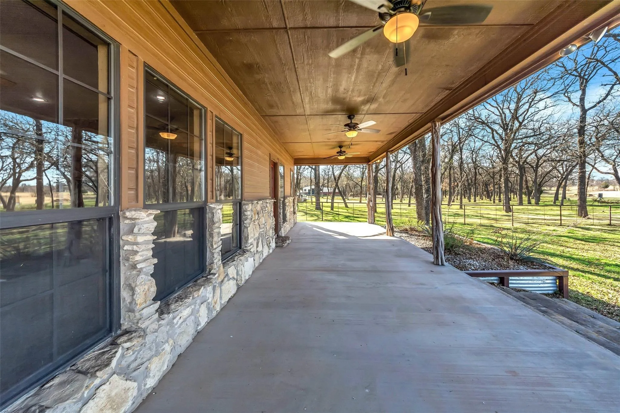 Single Family Residence For Sale in Wise County , 131 County Road 4680, Boyd, Texas 76023, 3 Bedroom, 3 Bathroom, 2 Garage spaces, 2,244 Sqft, built in 1997, mls#21166735, Real Estate Agent in Boyd, Homes For Sale in Wise county, Homes For Sale in Boyd, Realtor in Boyd Texas, Real Estate Brokerage Independent Realty Texas, Luminita Cordes Realtor