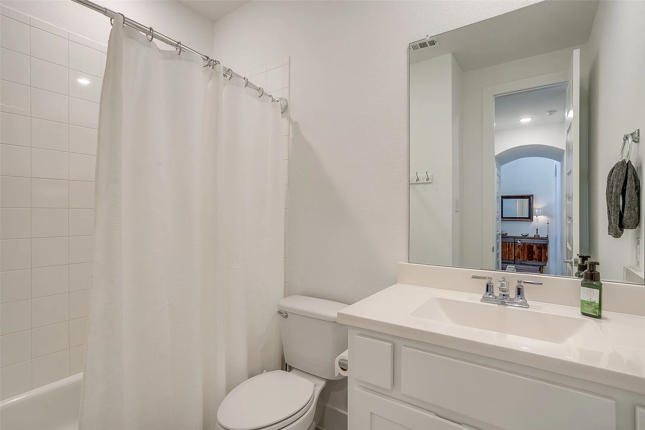 Single Family Residence For Sale in Denton County , 2333 Stella Lane, Northlake, Texas 76247, 4 Bedroom, 3 Bathroom, 2 Garage spaces, 2,290 Sqft, built in 2021, mls#21163159, Real Estate Agent in Northlake, Homes For Sale in Denton county, Homes For Sale in Northlake, Realtor in Northlake Texas, Real Estate Brokerage Independent Realty Texas, Luminita Cordes Realtor