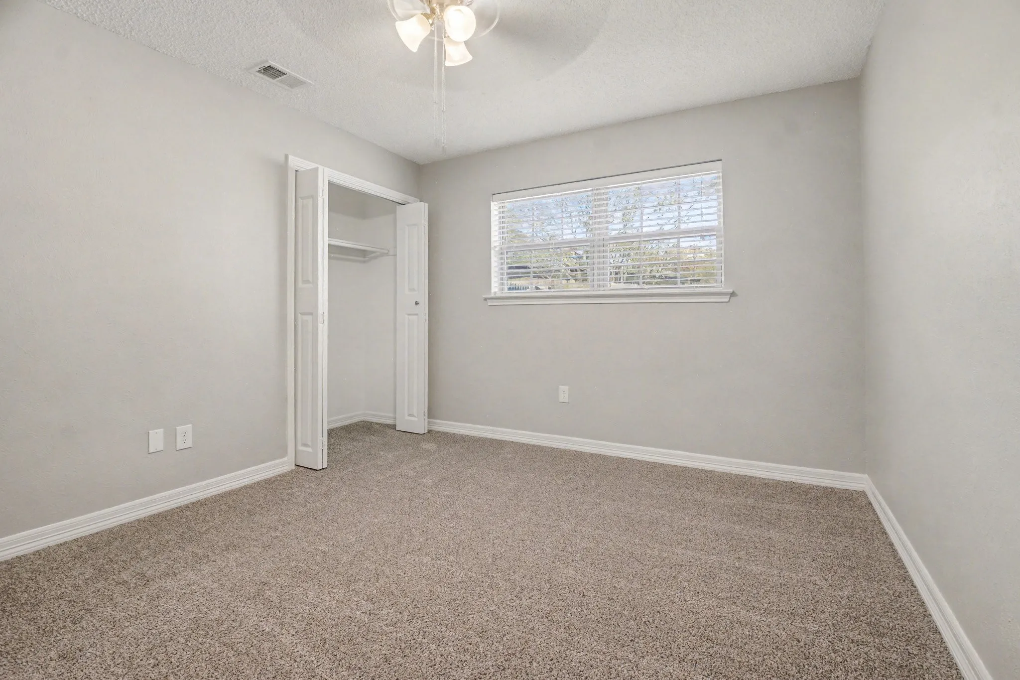 Single Family Residence For Sale in Collin County , 2304 Twilight Circle, Plano, Texas 75093, 4 Bedroom, 2 Bathroom, 2 Garage spaces, 1,956 Sqft, built in 1979, mls#21166443, Real Estate Agent in Plano, Homes For Sale in Collin county, Homes For Sale in Plano, Realtor in Plano Texas, Real Estate Brokerage Independent Realty Texas, Luminita Cordes Realtor