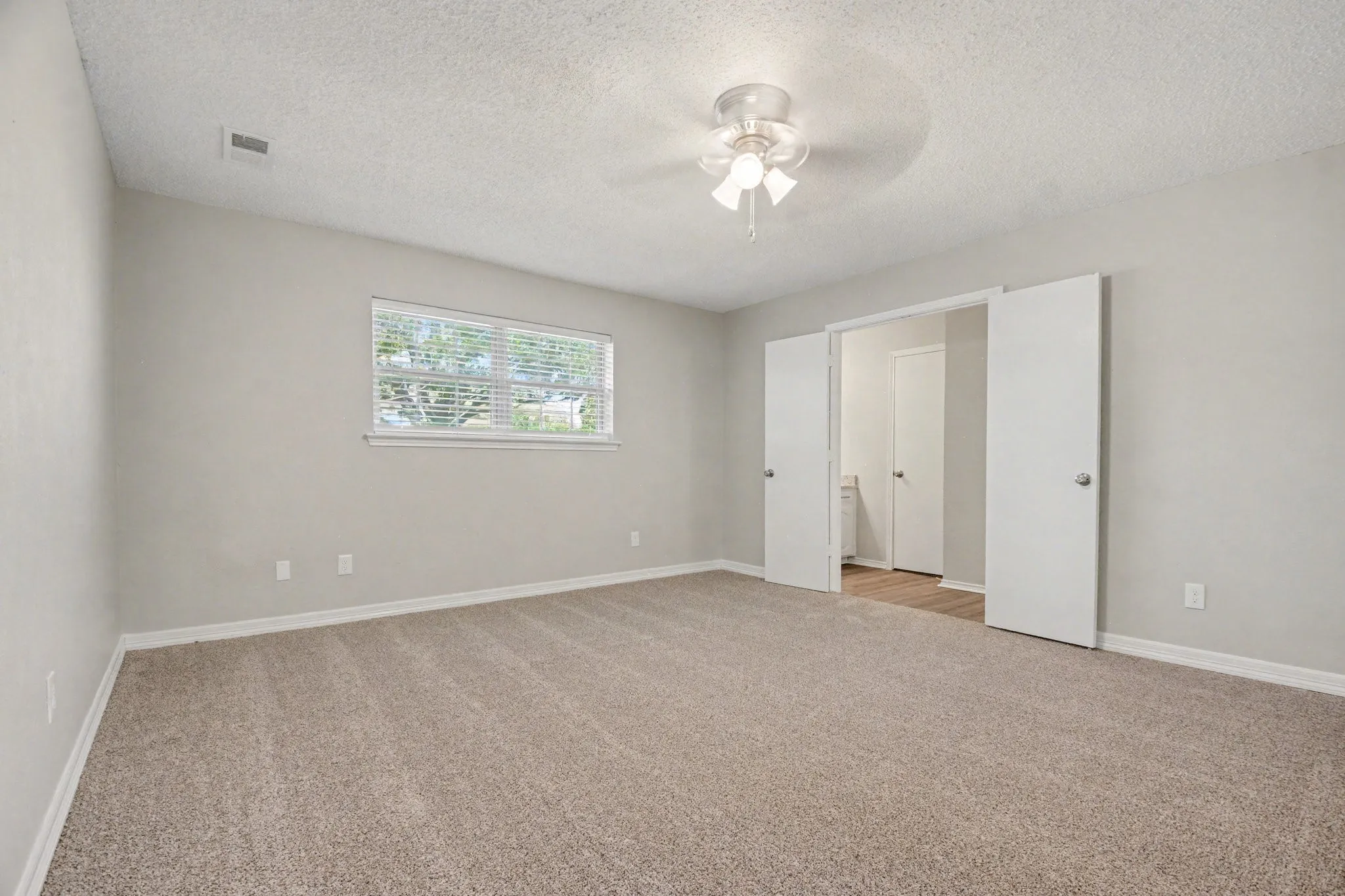 Single Family Residence For Sale in Collin County , 2304 Twilight Circle, Plano, Texas 75093, 4 Bedroom, 2 Bathroom, 2 Garage spaces, 1,956 Sqft, built in 1979, mls#21166443, Real Estate Agent in Plano, Homes For Sale in Collin county, Homes For Sale in Plano, Realtor in Plano Texas, Real Estate Brokerage Independent Realty Texas, Luminita Cordes Realtor