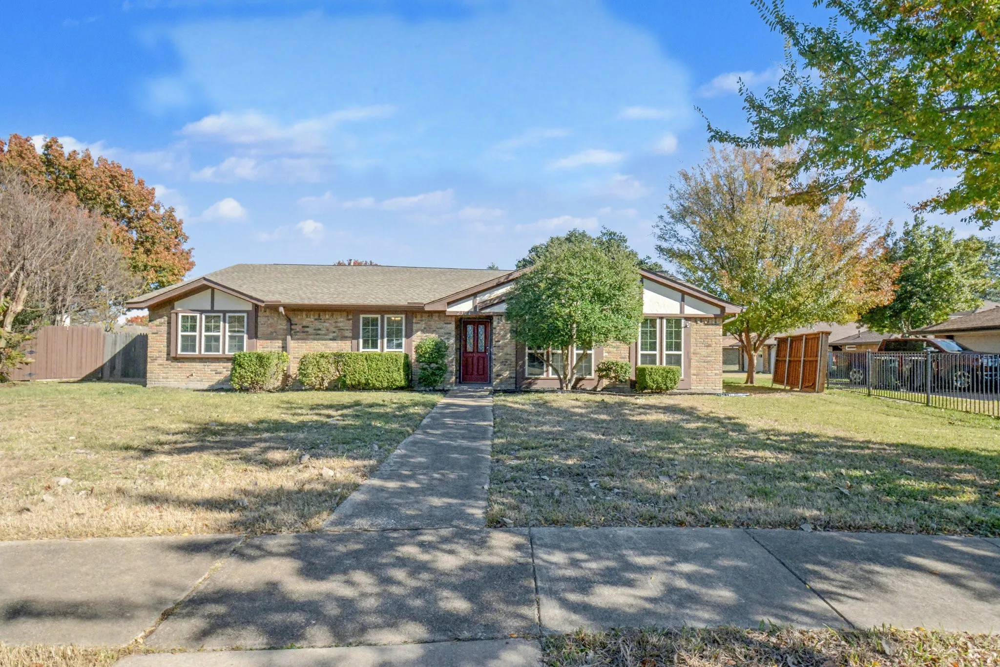 Single Family Residence For Sale in Collin County , 2304 Twilight Circle, Plano, Texas 75093, 4 Bedroom, 2 Bathroom, 2 Garage spaces, 1,956 Sqft, built in 1979, mls#21166443, Real Estate Agent in Plano, Homes For Sale in Collin county, Homes For Sale in Plano, Realtor in Plano Texas, Real Estate Brokerage Independent Realty Texas, Luminita Cordes Realtor