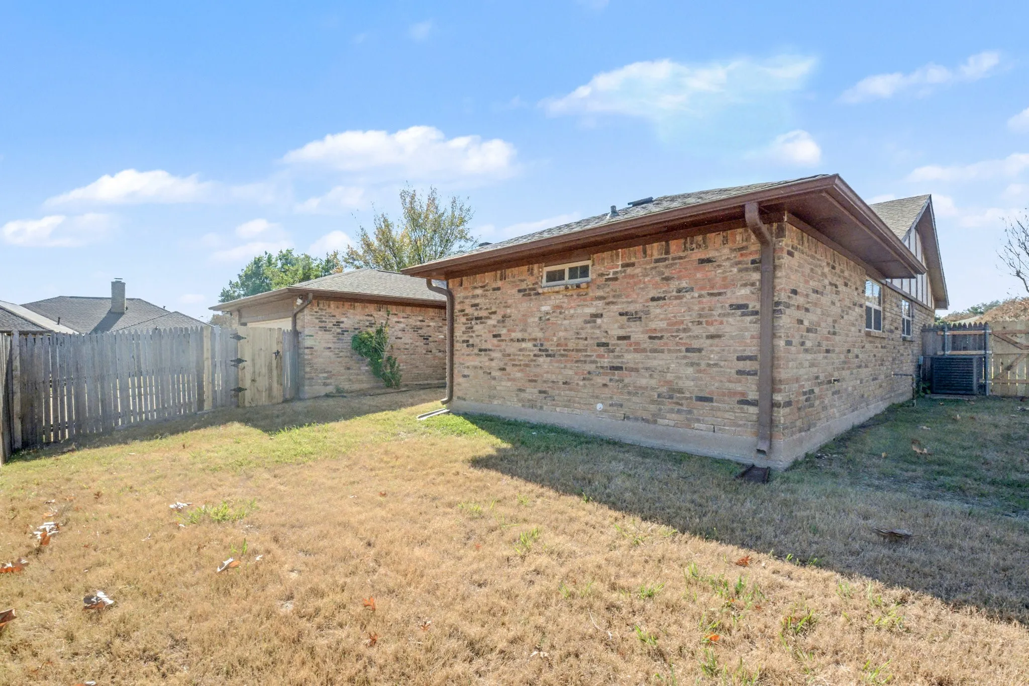 Single Family Residence For Sale in Collin County , 2304 Twilight Circle, Plano, Texas 75093, 4 Bedroom, 2 Bathroom, 2 Garage spaces, 1,956 Sqft, built in 1979, mls#21166443, Real Estate Agent in Plano, Homes For Sale in Collin county, Homes For Sale in Plano, Realtor in Plano Texas, Real Estate Brokerage Independent Realty Texas, Luminita Cordes Realtor