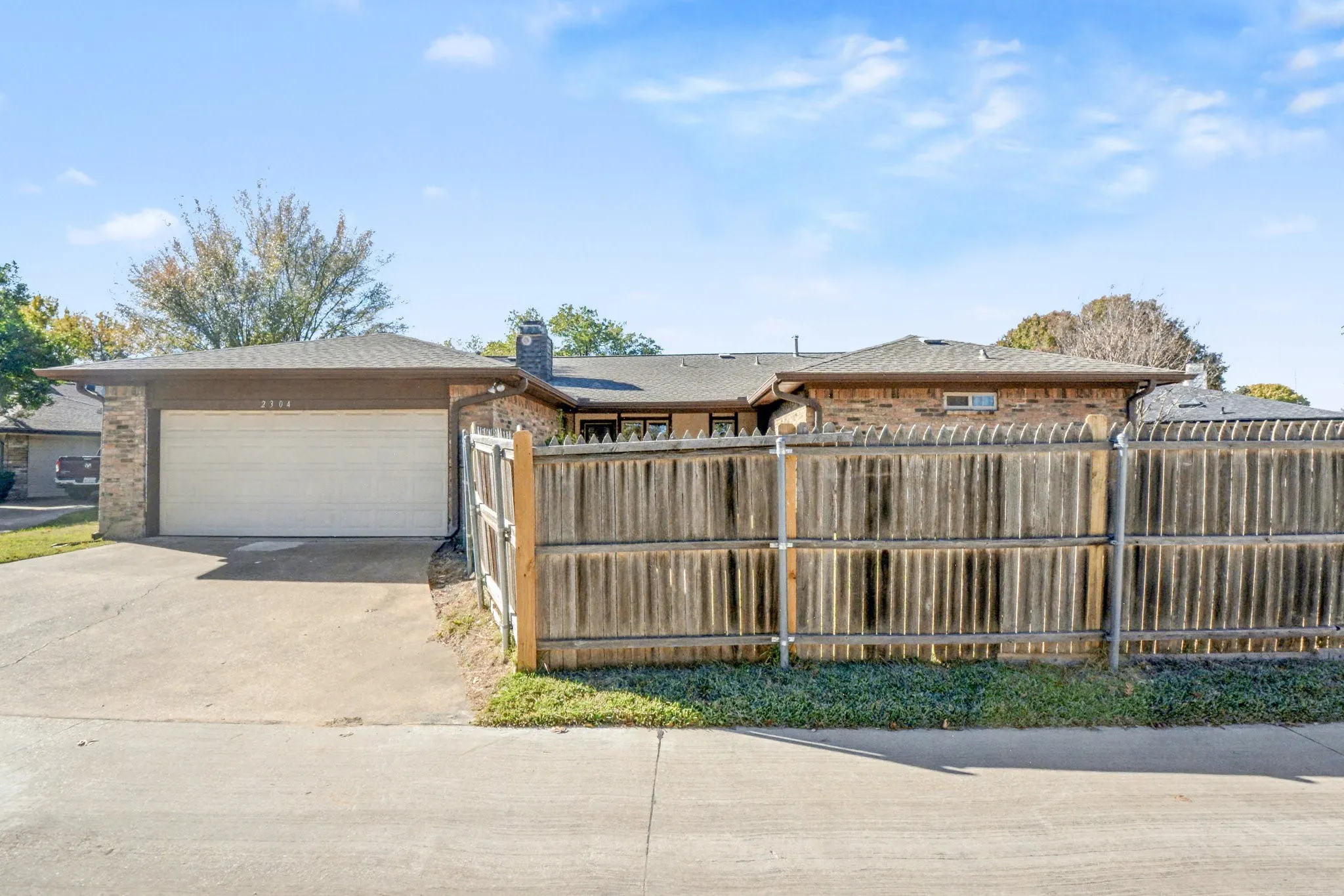 Single Family Residence For Sale in Collin County , 2304 Twilight Circle, Plano, Texas 75093, 4 Bedroom, 2 Bathroom, 2 Garage spaces, 1,956 Sqft, built in 1979, mls#21166443, Real Estate Agent in Plano, Homes For Sale in Collin county, Homes For Sale in Plano, Realtor in Plano Texas, Real Estate Brokerage Independent Realty Texas, Luminita Cordes Realtor