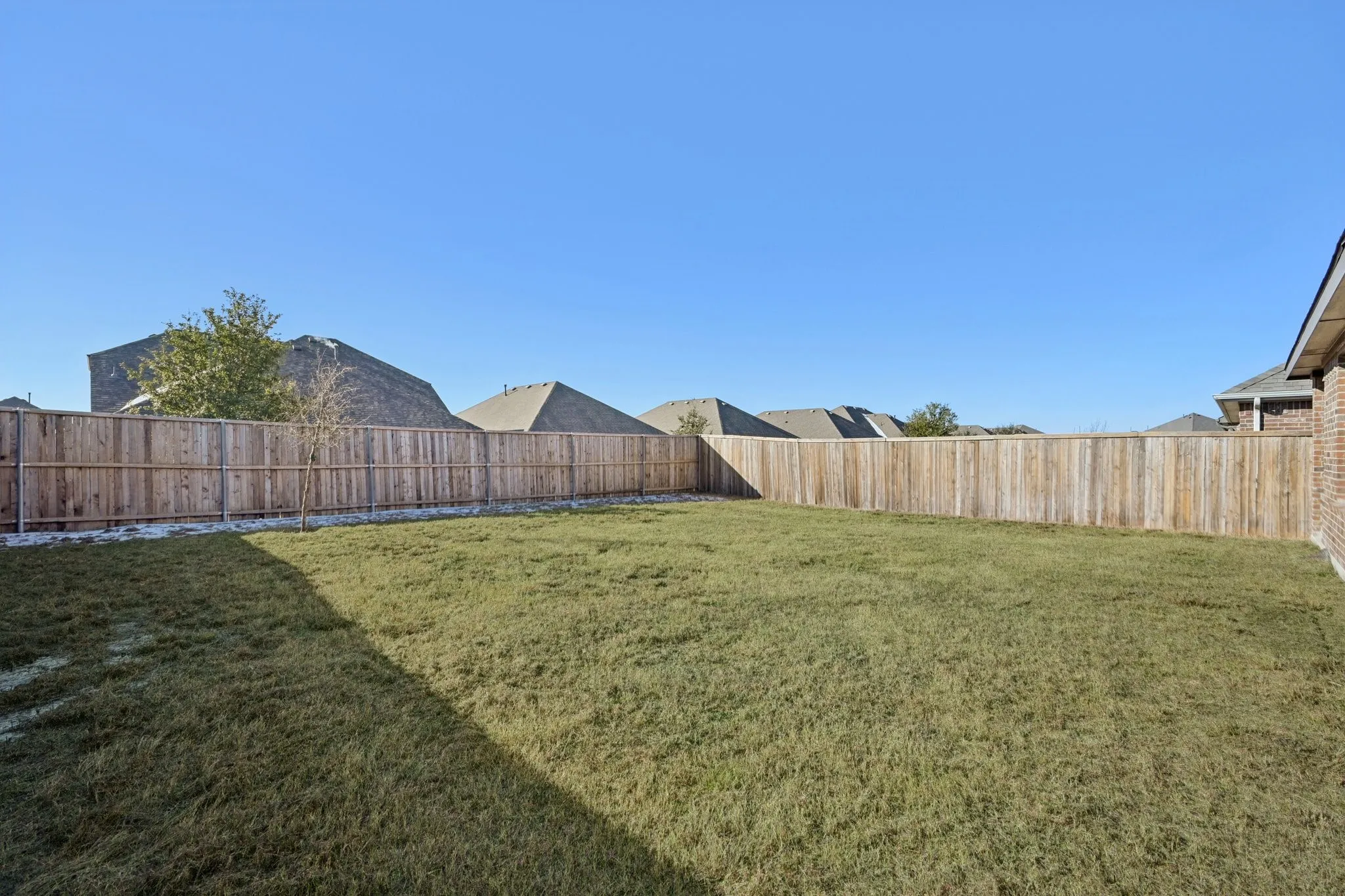 Single Family Residence For Sale in Rockwall County , 609 Bassett Hall Road, Fate, Texas 75189, 3 Bedroom, 2 Bathroom, 2 Garage spaces, 1,776 Sqft, built in 2018, Preowned, mls#21166692, Real Estate Agent in Fate, Homes For Sale in Rockwall county, Homes For Sale in Fate, Realtor in Fate Texas, Real Estate Brokerage Independent Realty Texas, Luminita Cordes Realtor