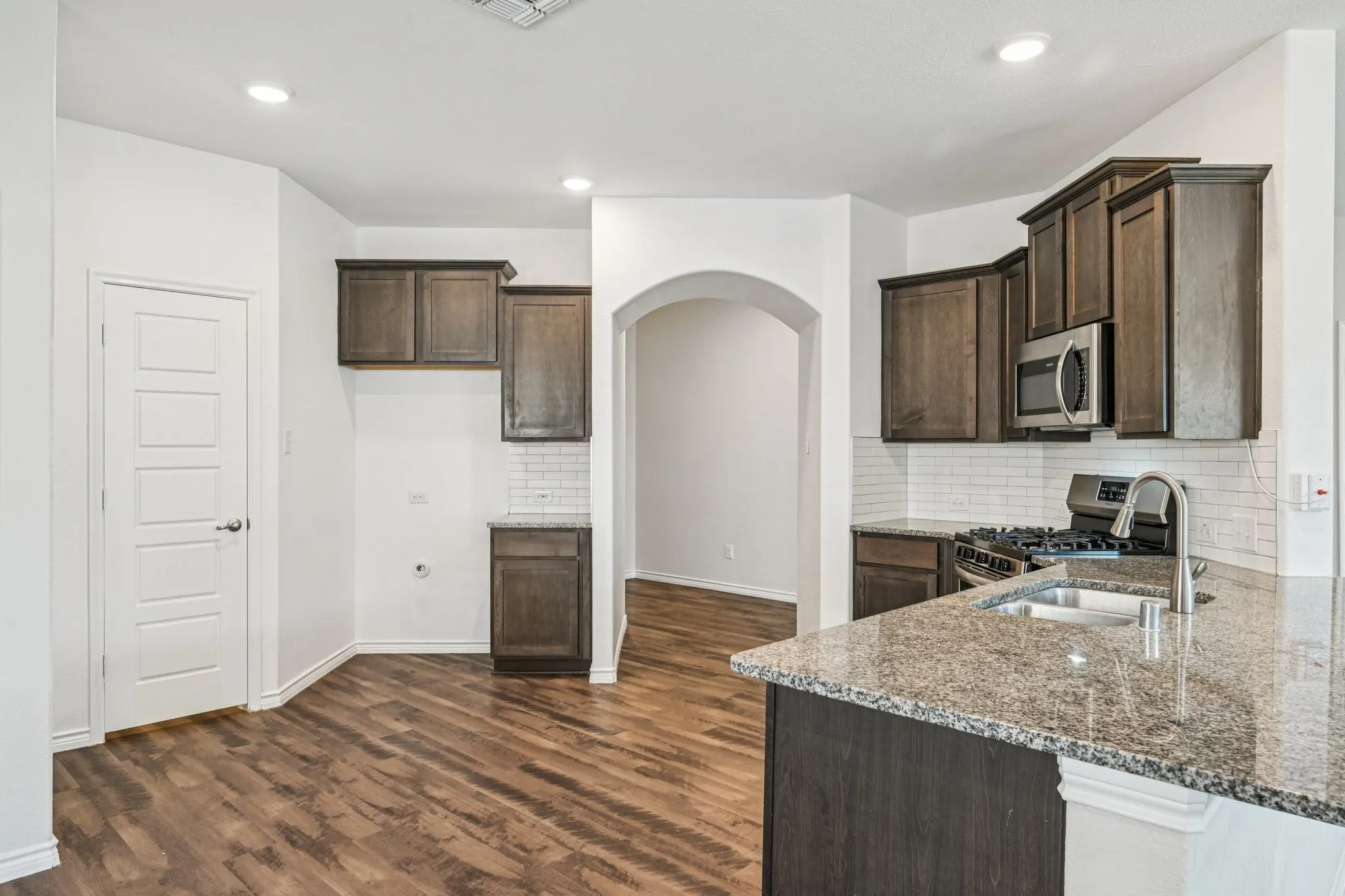 Single Family Residence For Sale in Rockwall County , 609 Bassett Hall Road, Fate, Texas 75189, 3 Bedroom, 2 Bathroom, 2 Garage spaces, 1,776 Sqft, built in 2018, Preowned, mls#21166692, Real Estate Agent in Fate, Homes For Sale in Rockwall county, Homes For Sale in Fate, Realtor in Fate Texas, Real Estate Brokerage Independent Realty Texas, Luminita Cordes Realtor