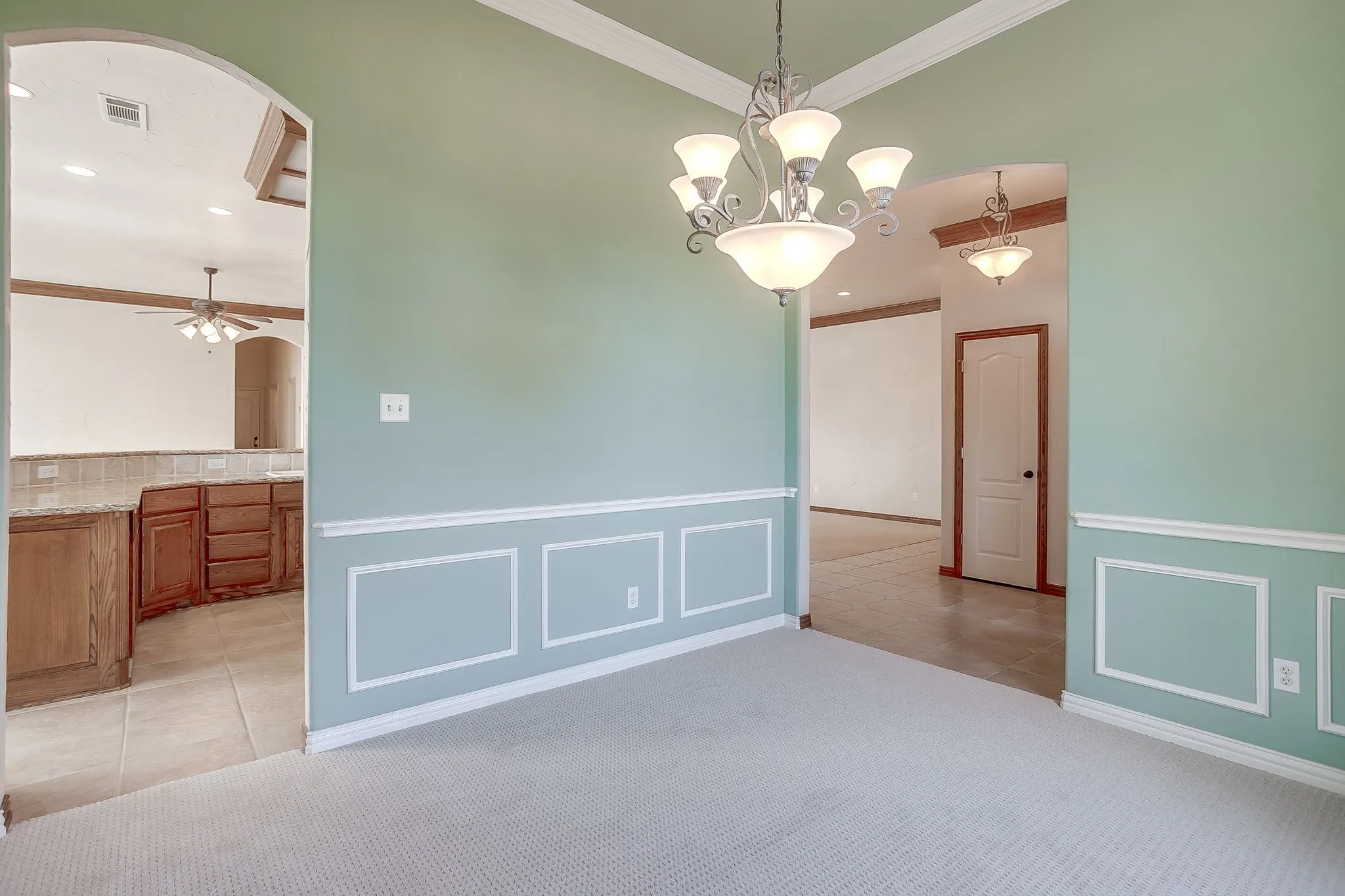 Single Family Residence For Sale in Johnson County , 3712 Vista North Drive, Burleson, Texas 76028, 4 Bedroom, 3 Bathroom, 3 Garage spaces, 2,649 Sqft, built in 2002, mls#21166702, Real Estate Agent in Burleson, Homes For Sale in Johnson county, Homes For Sale in Burleson, Realtor in Burleson Texas, Real Estate Brokerage Independent Realty Texas, Luminita Cordes Realtor