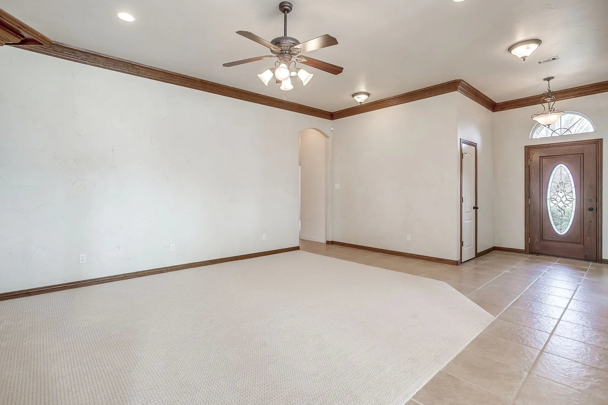 Single Family Residence For Sale in Johnson County , 3712 Vista North Drive, Burleson, Texas 76028, 4 Bedroom, 3 Bathroom, 3 Garage spaces, 2,649 Sqft, built in 2002, mls#21166702, Real Estate Agent in Burleson, Homes For Sale in Johnson county, Homes For Sale in Burleson, Realtor in Burleson Texas, Real Estate Brokerage Independent Realty Texas, Luminita Cordes Realtor