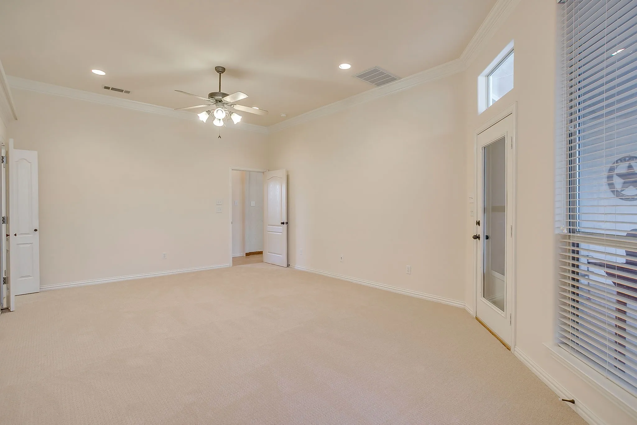 Single Family Residence For Sale in Johnson County , 3712 Vista North Drive, Burleson, Texas 76028, 4 Bedroom, 3 Bathroom, 3 Garage spaces, 2,649 Sqft, built in 2002, mls#21166702, Real Estate Agent in Burleson, Homes For Sale in Johnson county, Homes For Sale in Burleson, Realtor in Burleson Texas, Real Estate Brokerage Independent Realty Texas, Luminita Cordes Realtor