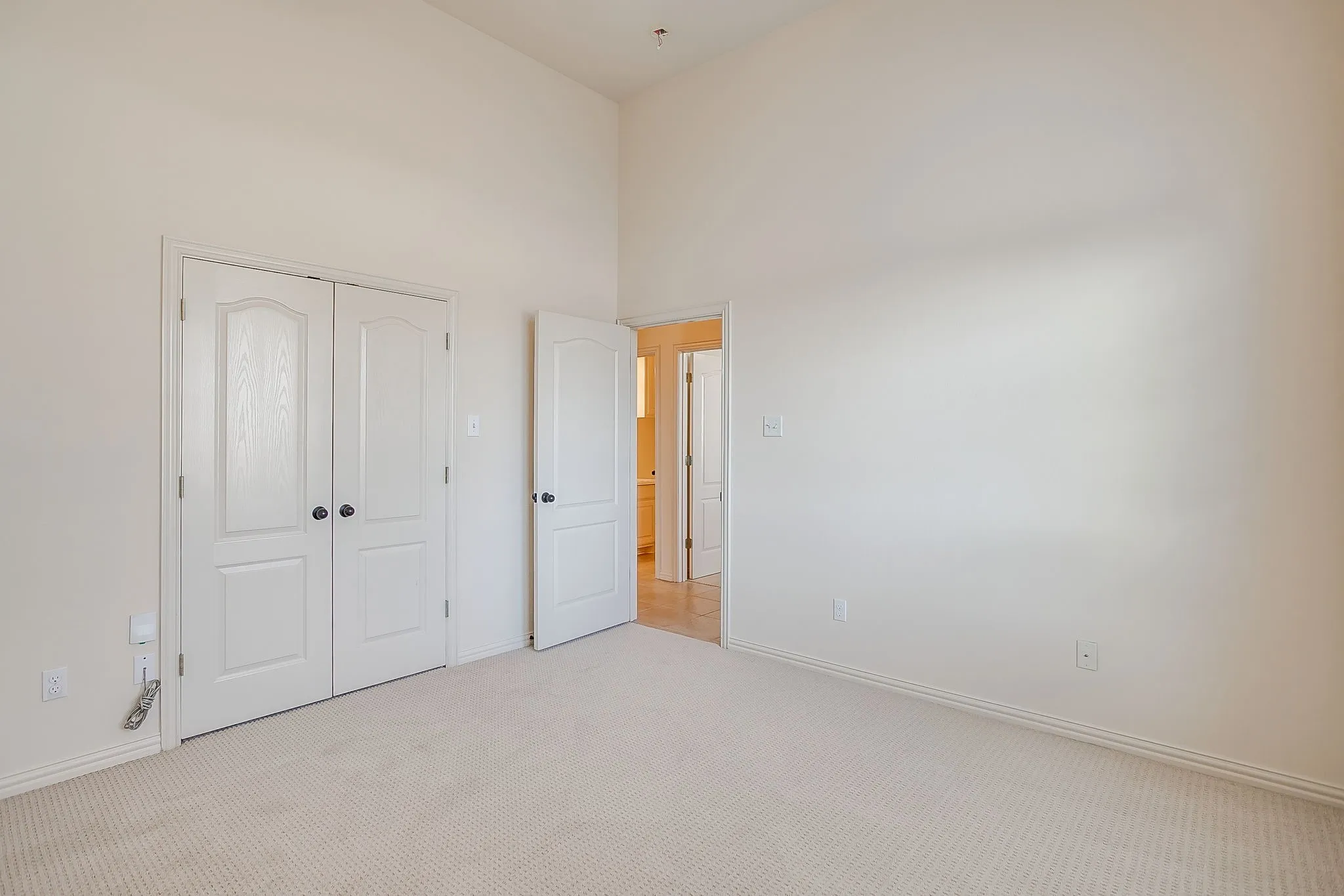 Single Family Residence For Sale in Johnson County , 3712 Vista North Drive, Burleson, Texas 76028, 4 Bedroom, 3 Bathroom, 3 Garage spaces, 2,649 Sqft, built in 2002, mls#21166702, Real Estate Agent in Burleson, Homes For Sale in Johnson county, Homes For Sale in Burleson, Realtor in Burleson Texas, Real Estate Brokerage Independent Realty Texas, Luminita Cordes Realtor