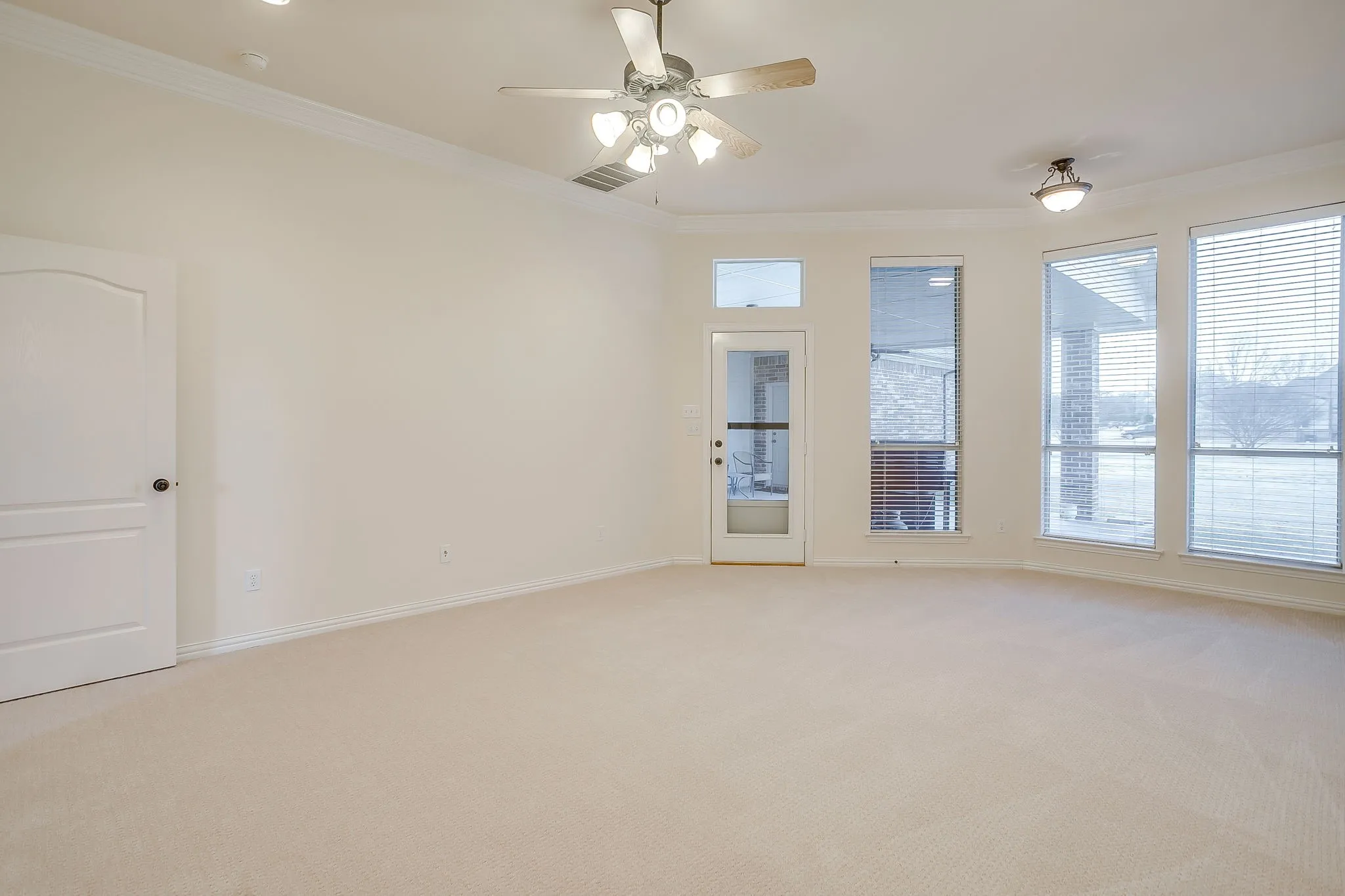 Single Family Residence For Sale in Johnson County , 3712 Vista North Drive, Burleson, Texas 76028, 4 Bedroom, 3 Bathroom, 3 Garage spaces, 2,649 Sqft, built in 2002, mls#21166702, Real Estate Agent in Burleson, Homes For Sale in Johnson county, Homes For Sale in Burleson, Realtor in Burleson Texas, Real Estate Brokerage Independent Realty Texas, Luminita Cordes Realtor