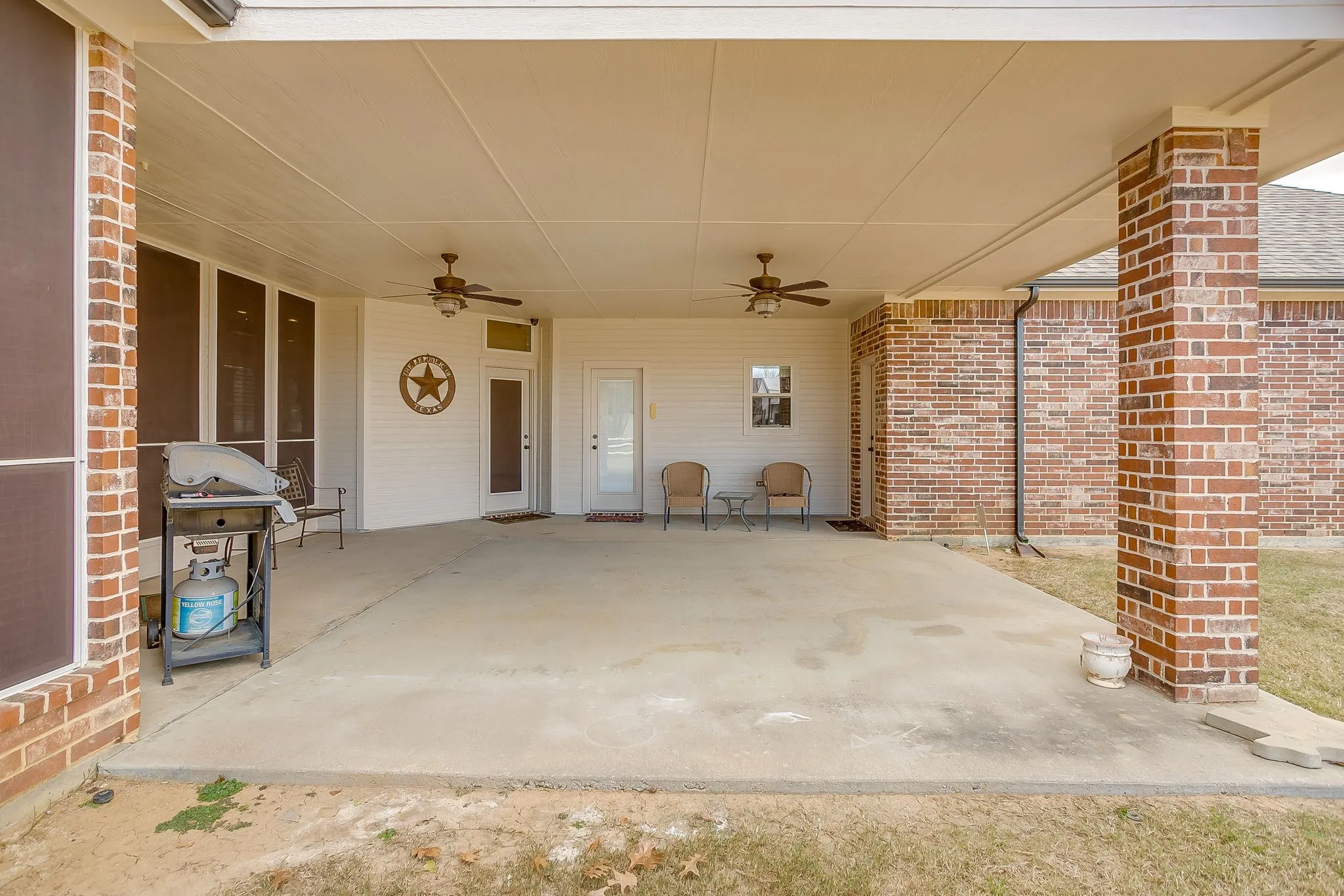 Single Family Residence For Sale in Johnson County , 3712 Vista North Drive, Burleson, Texas 76028, 4 Bedroom, 3 Bathroom, 3 Garage spaces, 2,649 Sqft, built in 2002, mls#21166702, Real Estate Agent in Burleson, Homes For Sale in Johnson county, Homes For Sale in Burleson, Realtor in Burleson Texas, Real Estate Brokerage Independent Realty Texas, Luminita Cordes Realtor